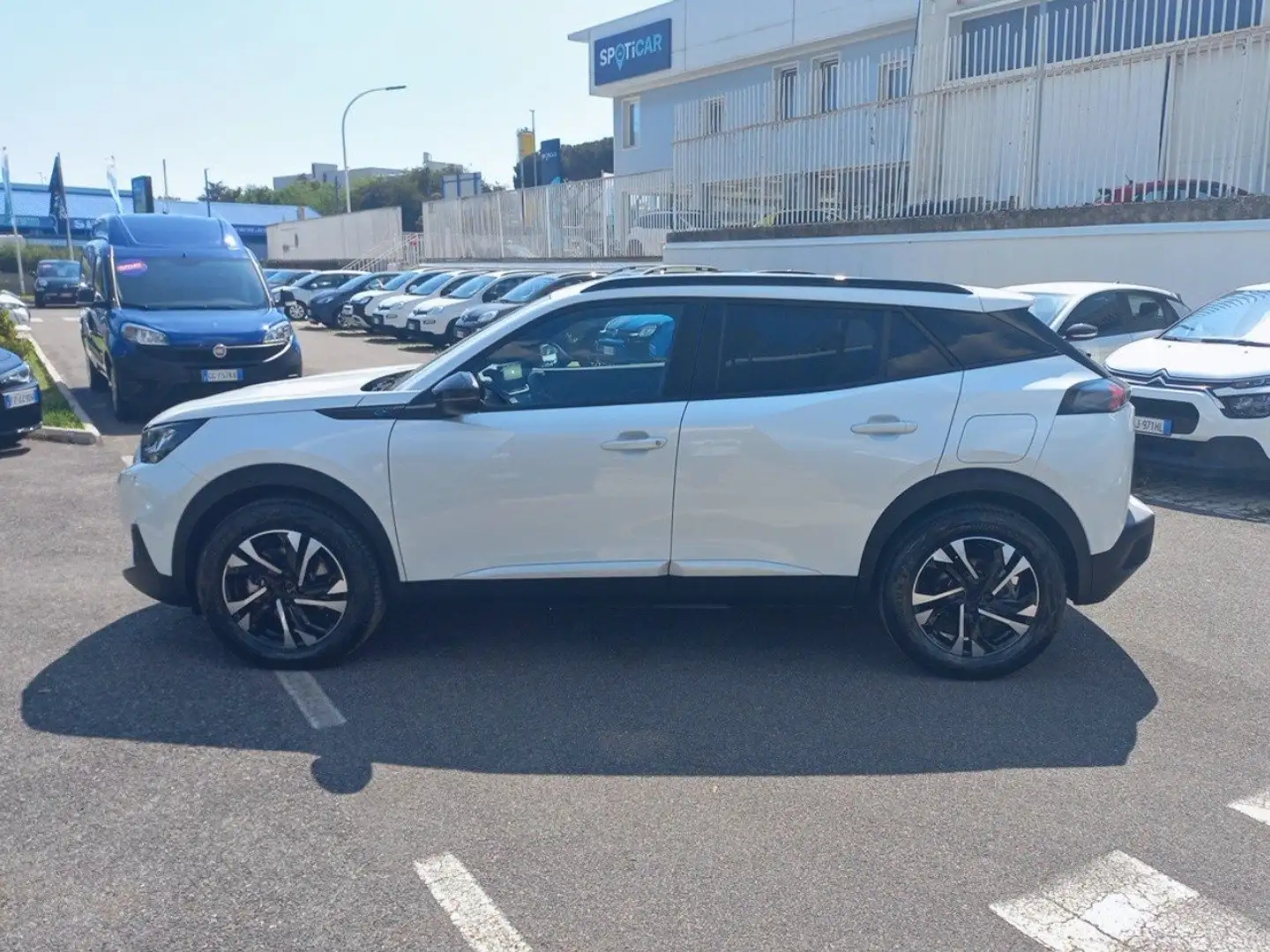 Peugeot 2008 e 100kW Allure Bianco - 2