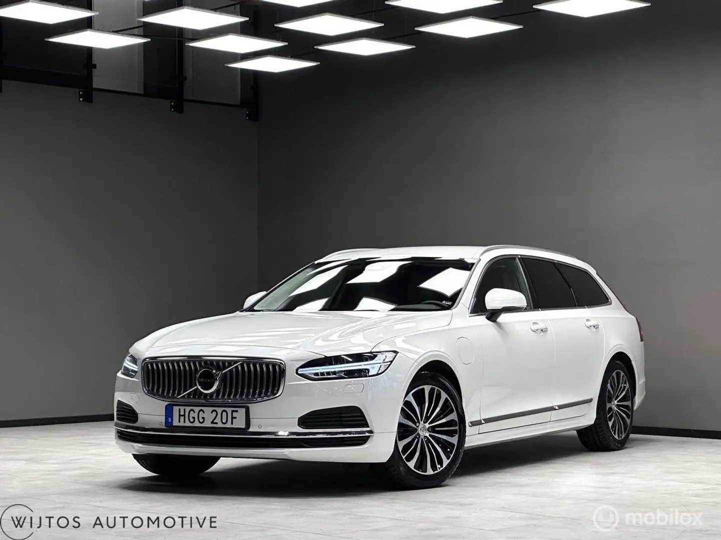 Volvo V90 2.0 T6 Plug-in hybrid AWD Essential Bright, trekh. Blanc - 1