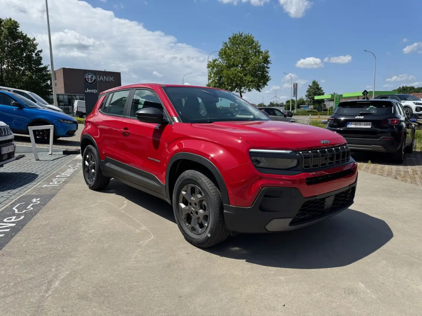 Jeep Avenger LONGITUDE 1.2 e-Hybrid Rood - 2