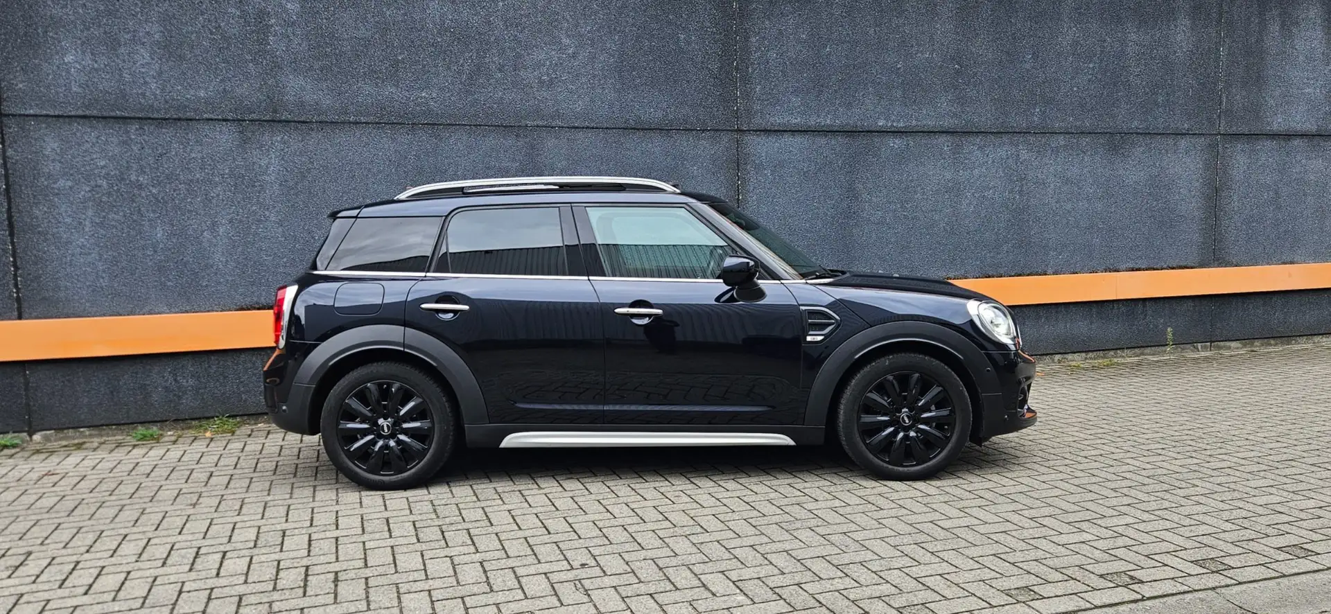 MINI Cooper Countryman LEDER/CAMERA/PANO/LED/KEYLES/HEAD UP/**NIEUWSTAAT Noir - 2