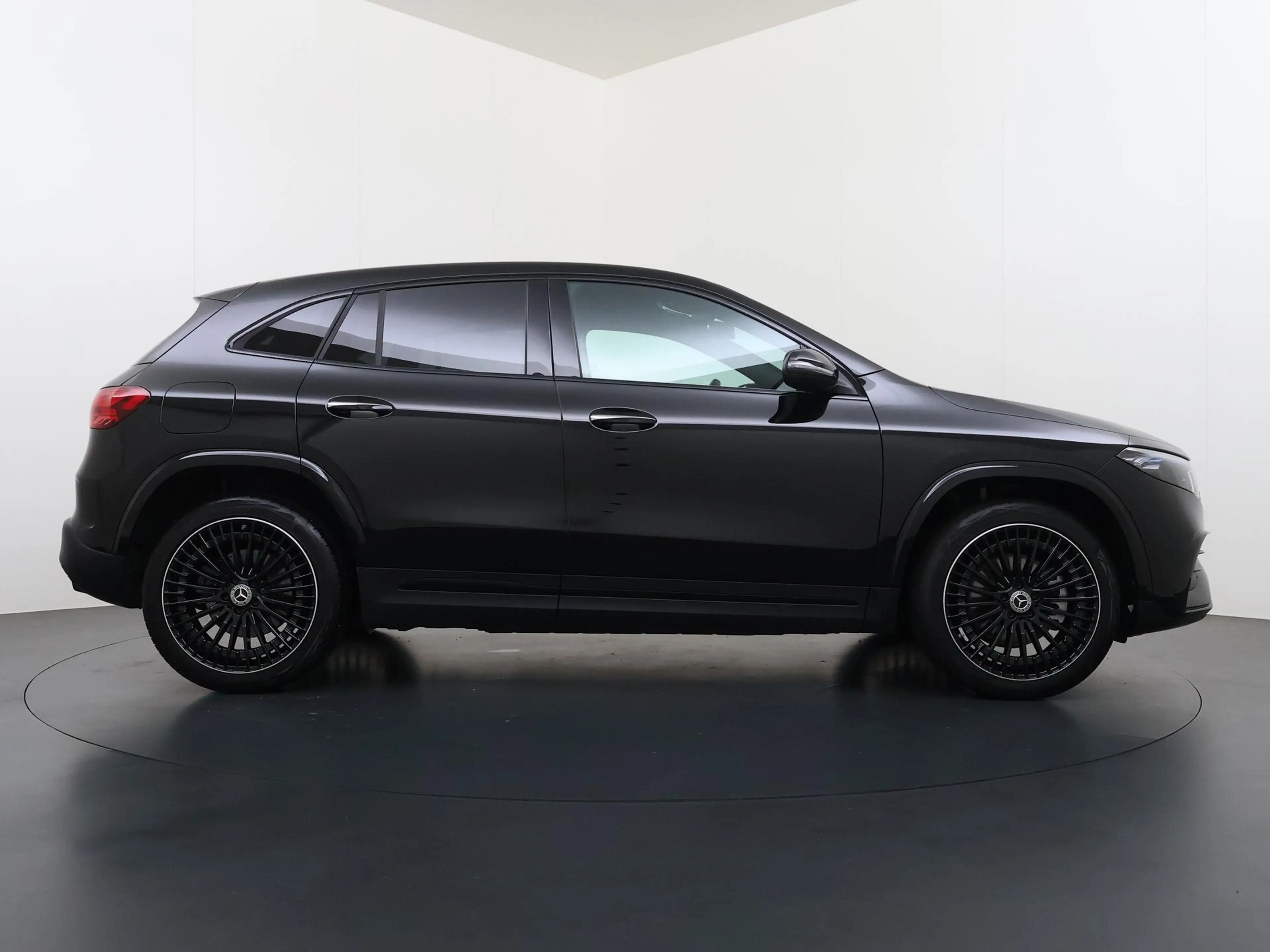 Mercedes-Benz EQA 250 250+ Business Solution AMG 71 kWh — photo 11