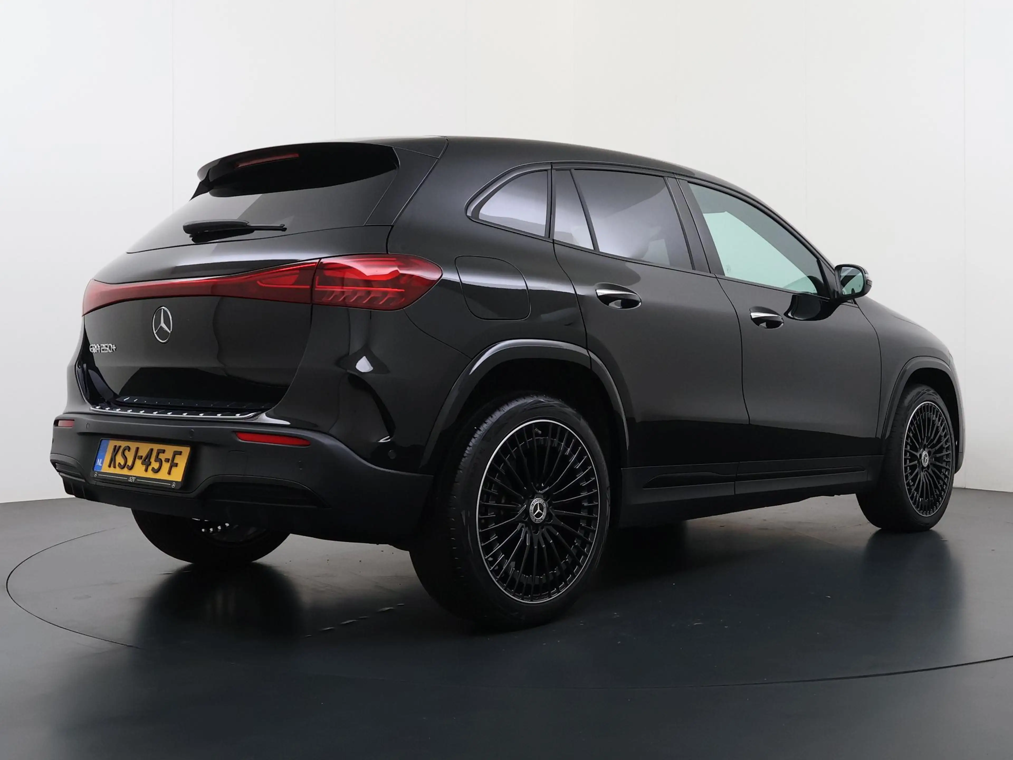Mercedes-Benz EQA 250 250+ Business Solution AMG 71 kWh — photo 9