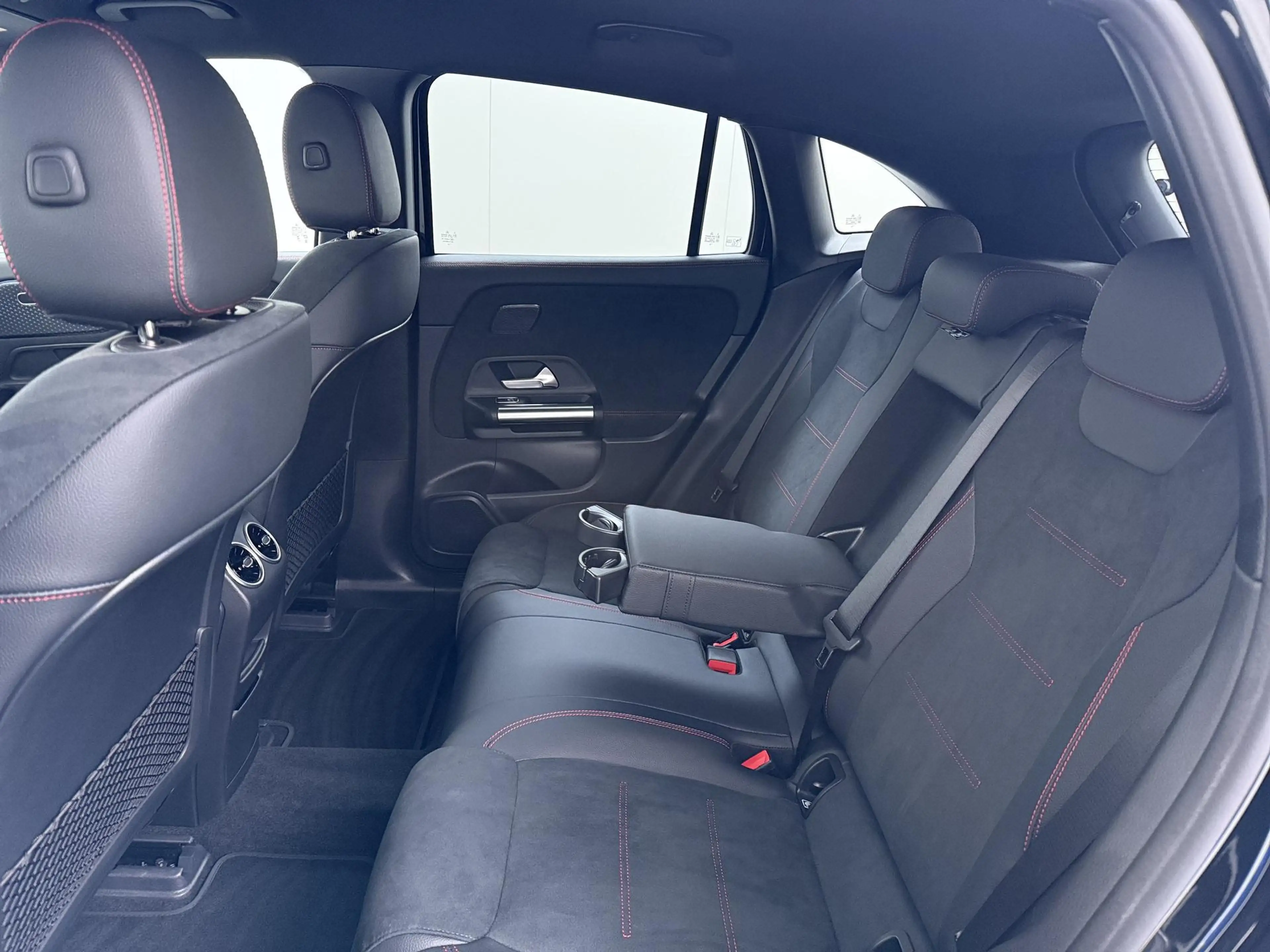 Mercedes-Benz EQA 250 250+ Business Solution AMG 71 kWh — photo 8