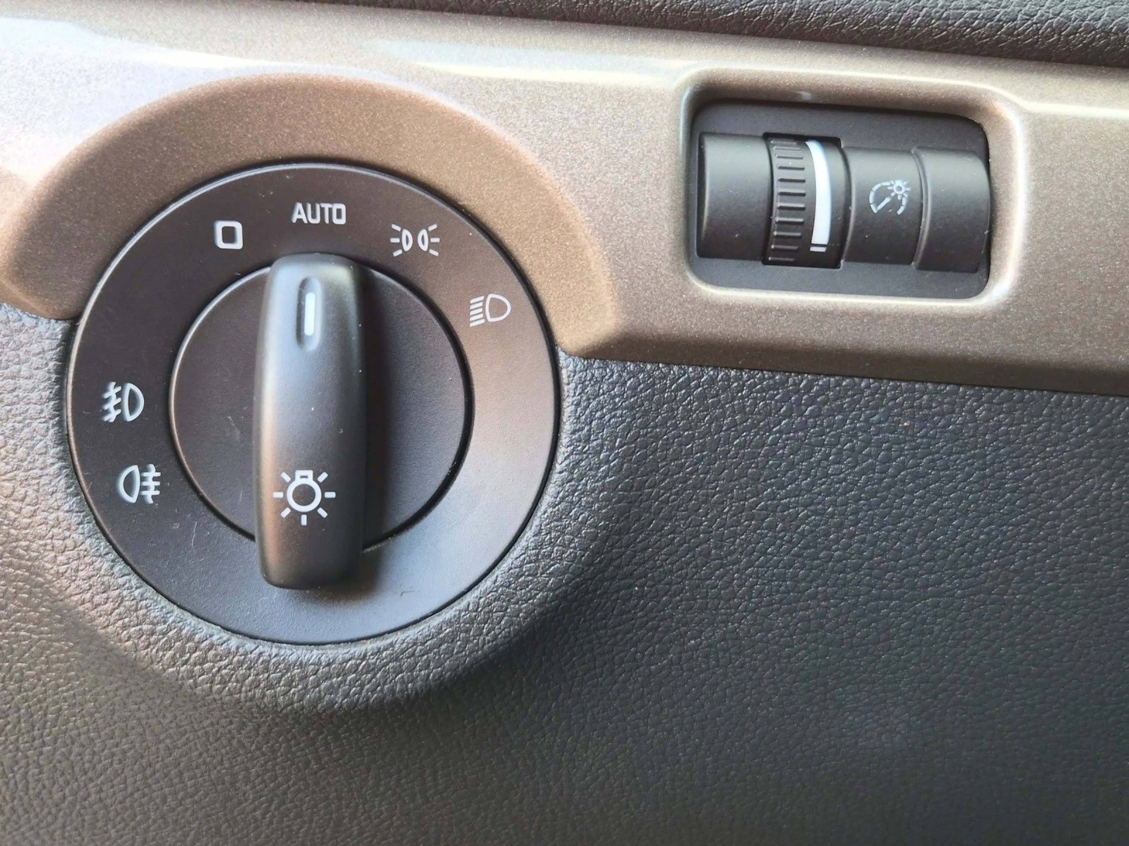 Skoda Yeti Elegance 4x4 Automatik Tüv Neu 1 Hand — photo 17