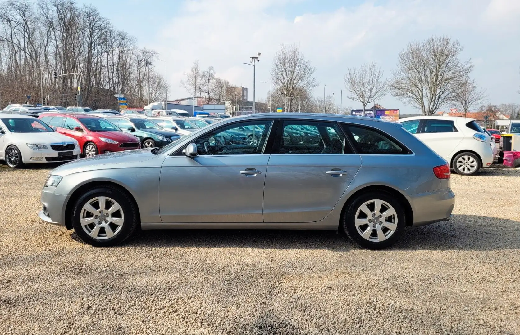 Audi A4 Avant 2.0*Navi*Temp*8x LMF*SZH*Klimaaut.*PDC* Grau - 2