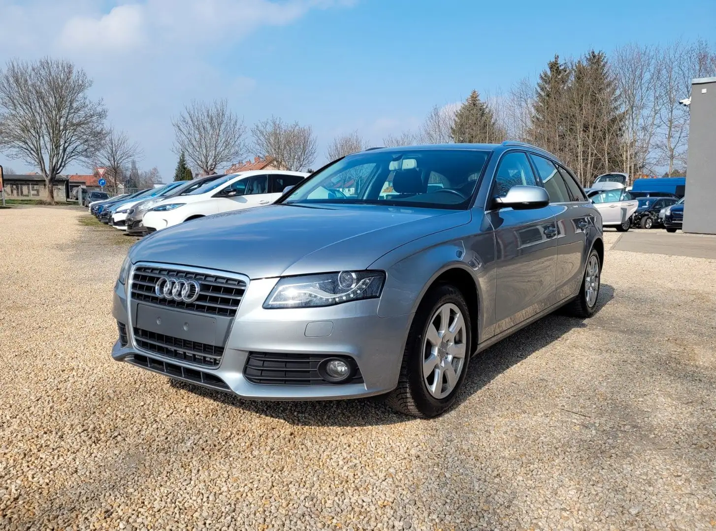 Audi A4 Avant 2.0*Navi*Temp*8x LMF*SZH*Klimaaut.*PDC* Grau - 1