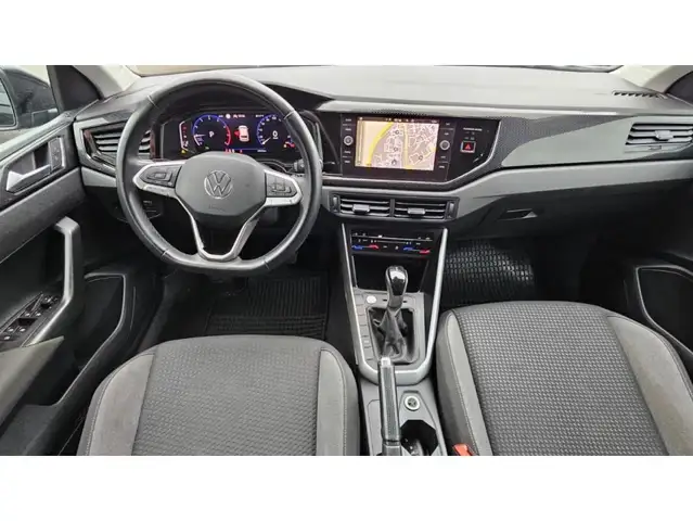 Volkswagen Polo view 4