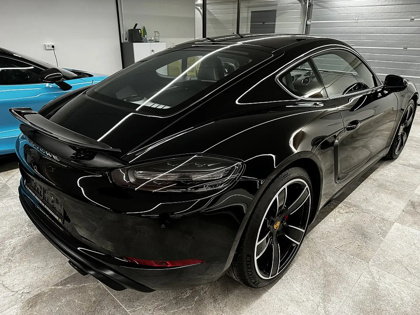 Porsche Cayman GTS 4.0 6 Zylinder 2 Jahre Porsche Garantie € Schwarz - 2