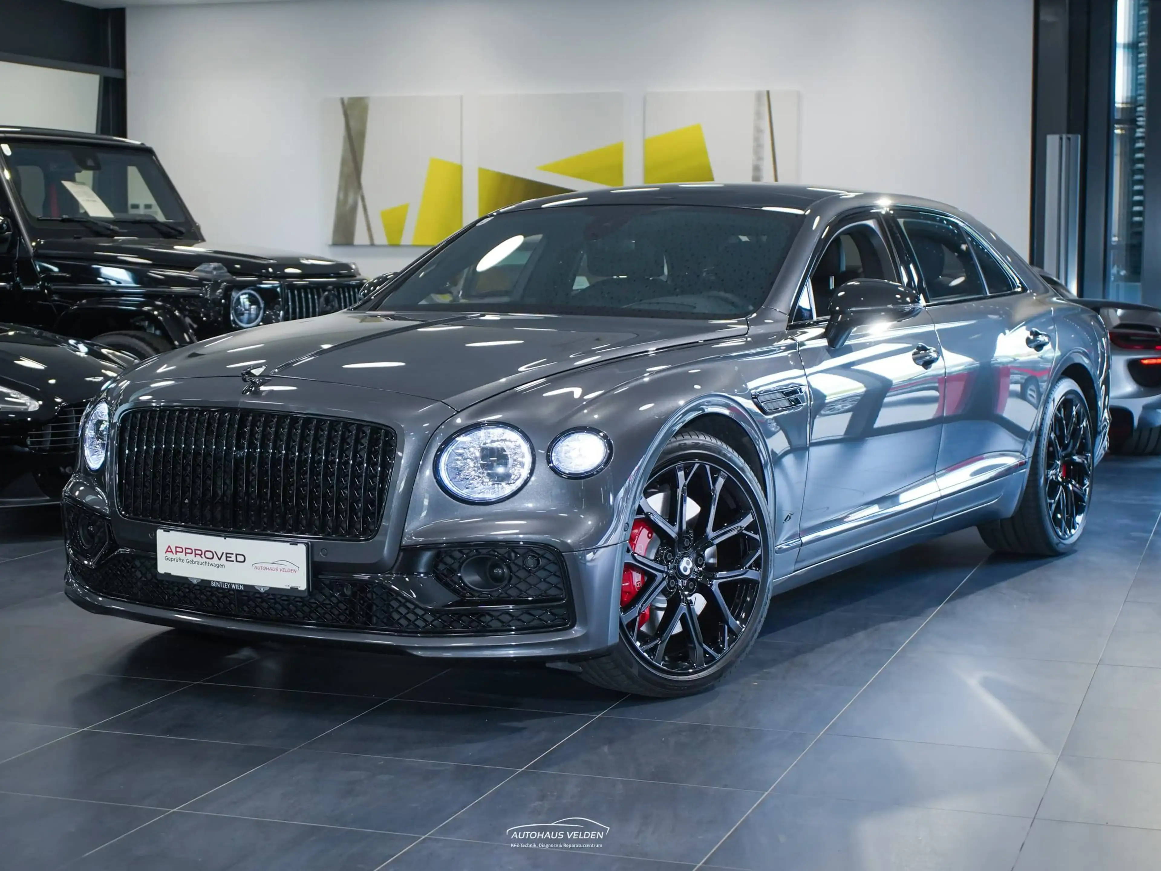 Bentley Flying Spur New Hybrid S — photo 2