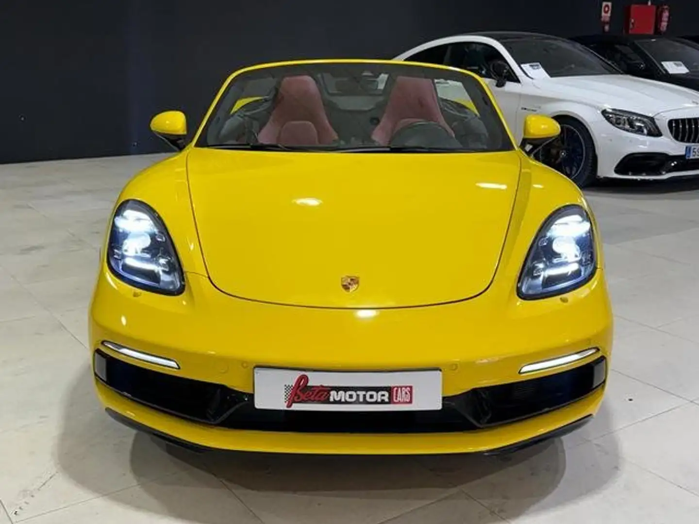 Porsche Boxster GTS Amarillo - 2