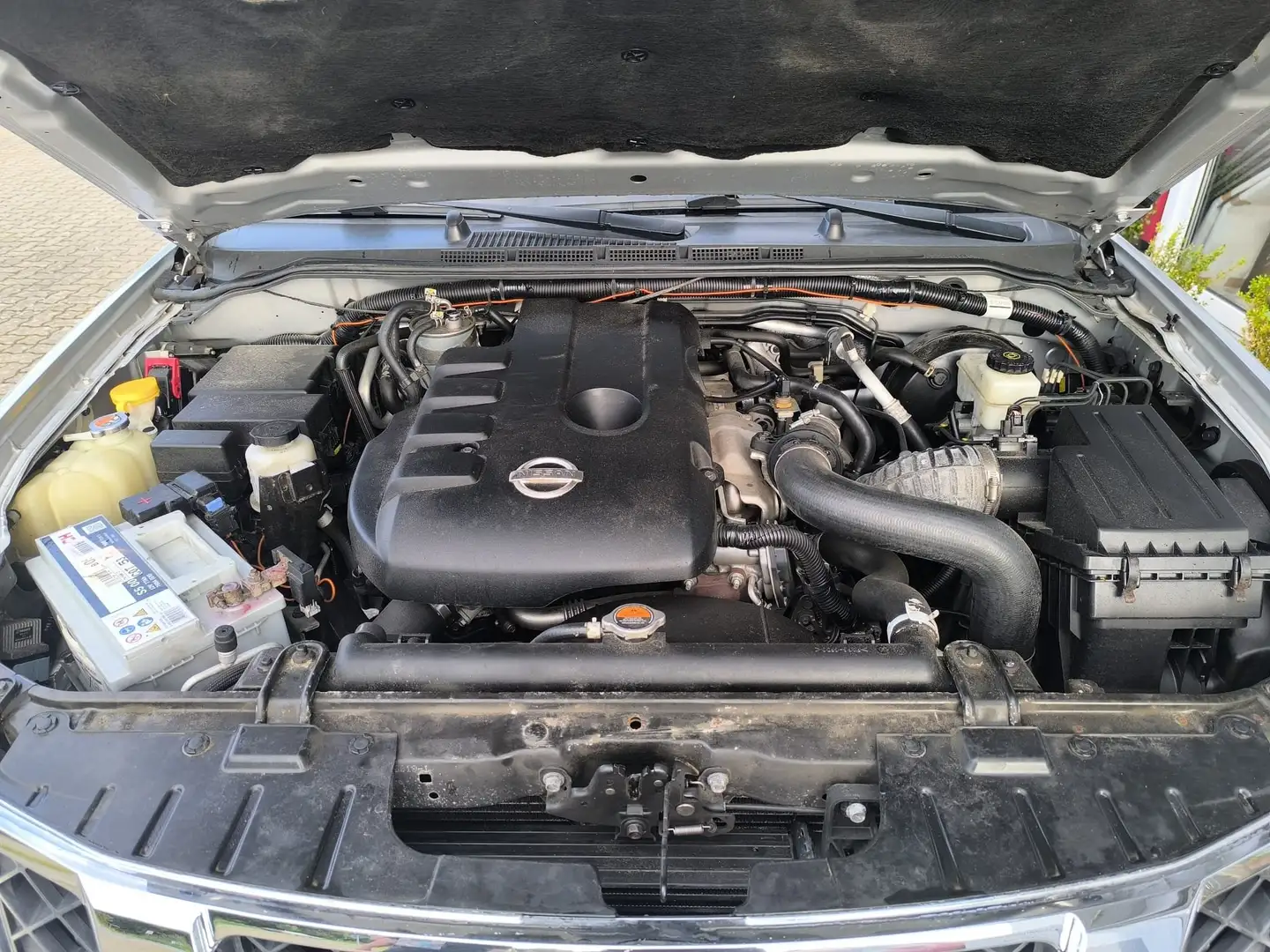 Nissan Pathfinder 2.5 dCi Comfort Plateado - 2