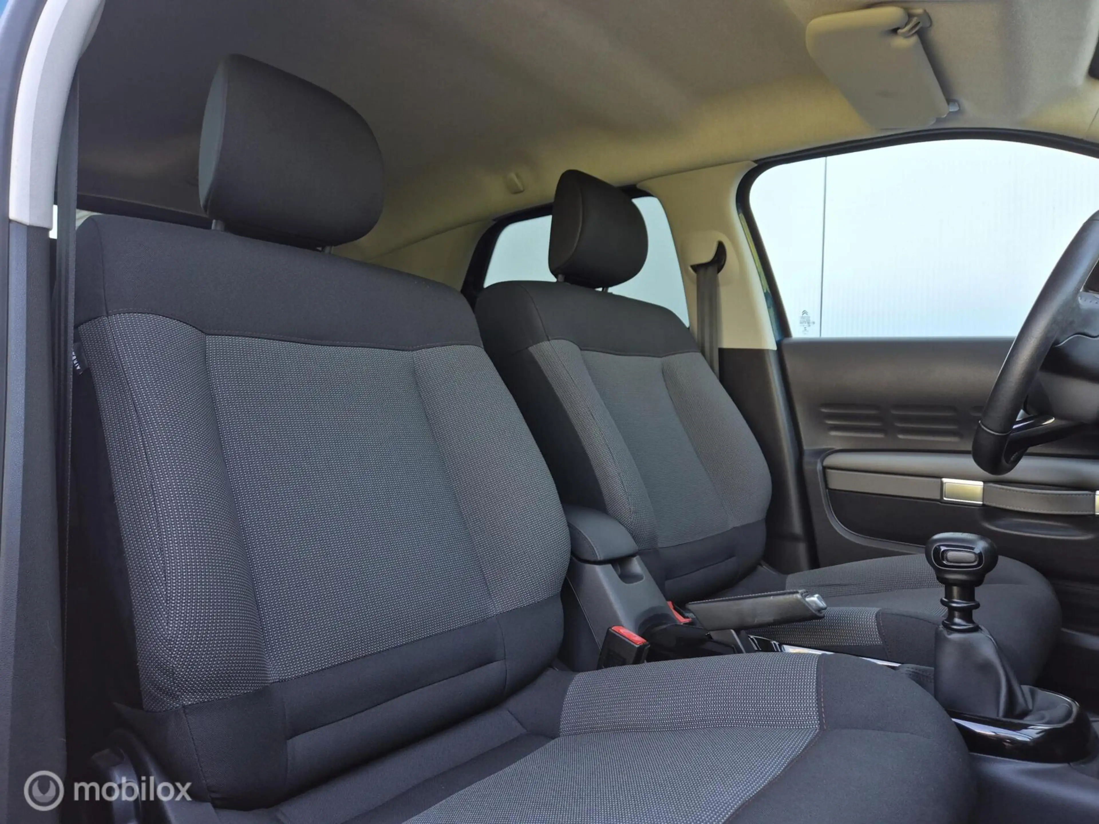 Citroen C4 Cactus 1.2 PURETECH FEEL/LED/TREKHAAK/CLIMATE/PDC/16''LMV — photo 17