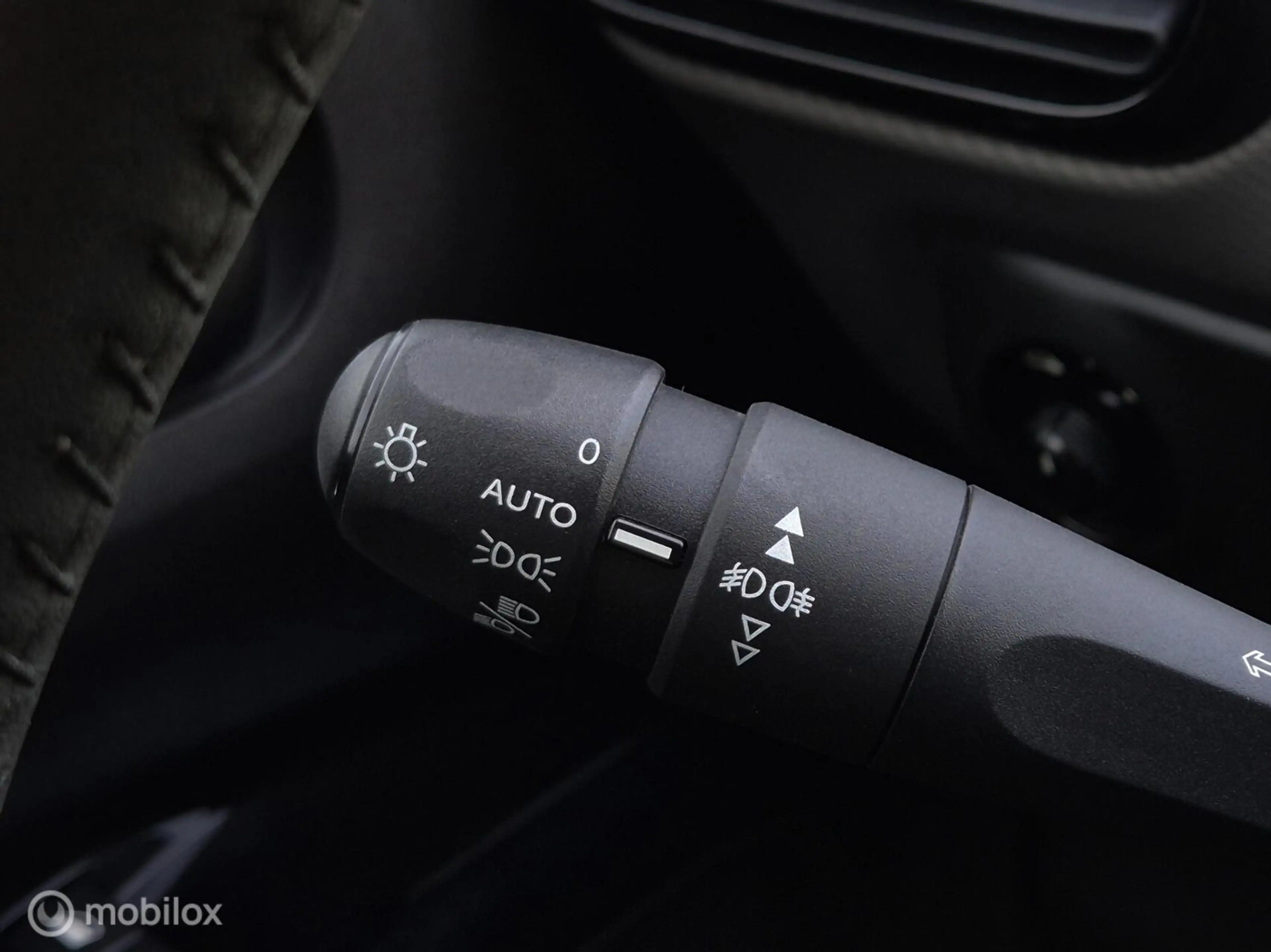 Citroen C4 Cactus 1.2 PURETECH FEEL/LED/TREKHAAK/CLIMATE/PDC/16''LMV — photo 41