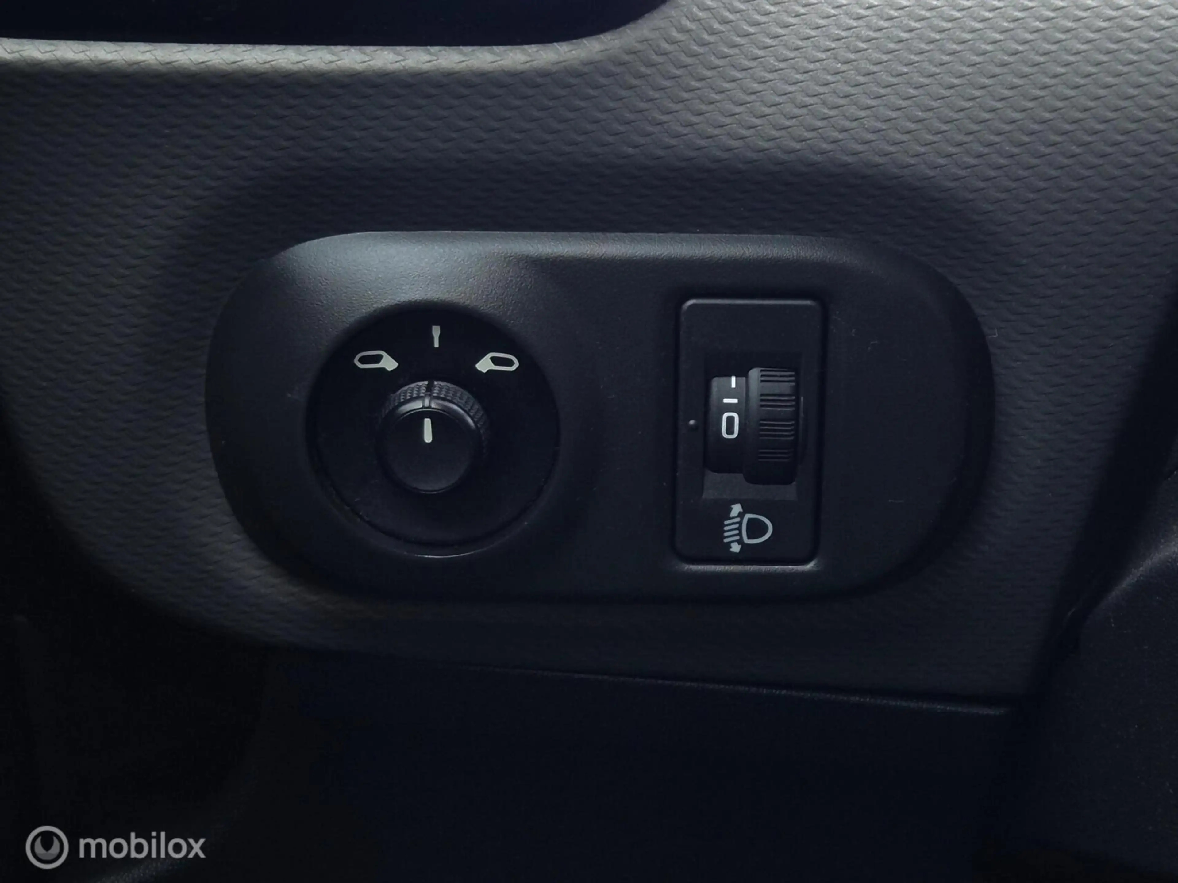 Citroen C4 Cactus 1.2 PURETECH FEEL/LED/TREKHAAK/CLIMATE/PDC/16''LMV — photo 42