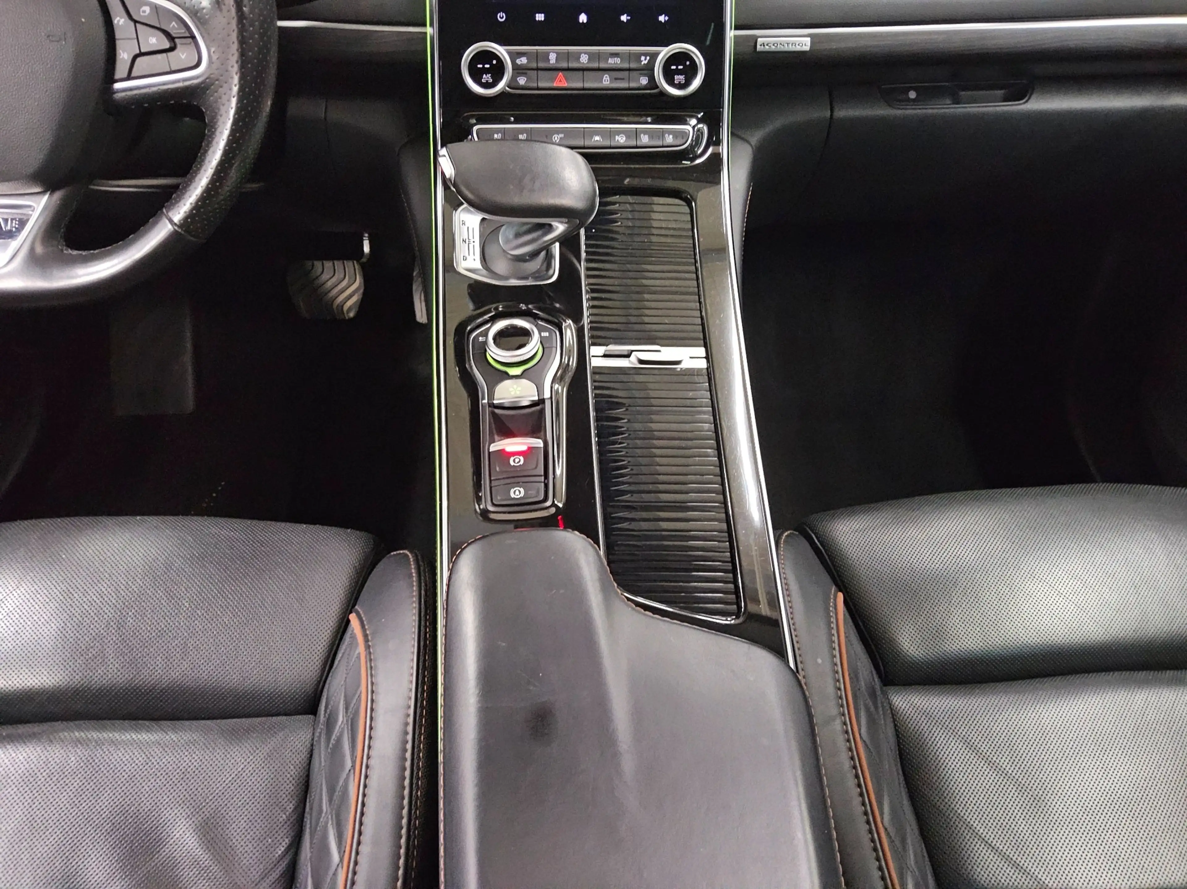 Renault Espace ESPACE LEDER NAVI KLIMAAUT RADIO TEMPO MFL PANO SHZ VC PDC AHK ACC SOUND Matrix — photo 6