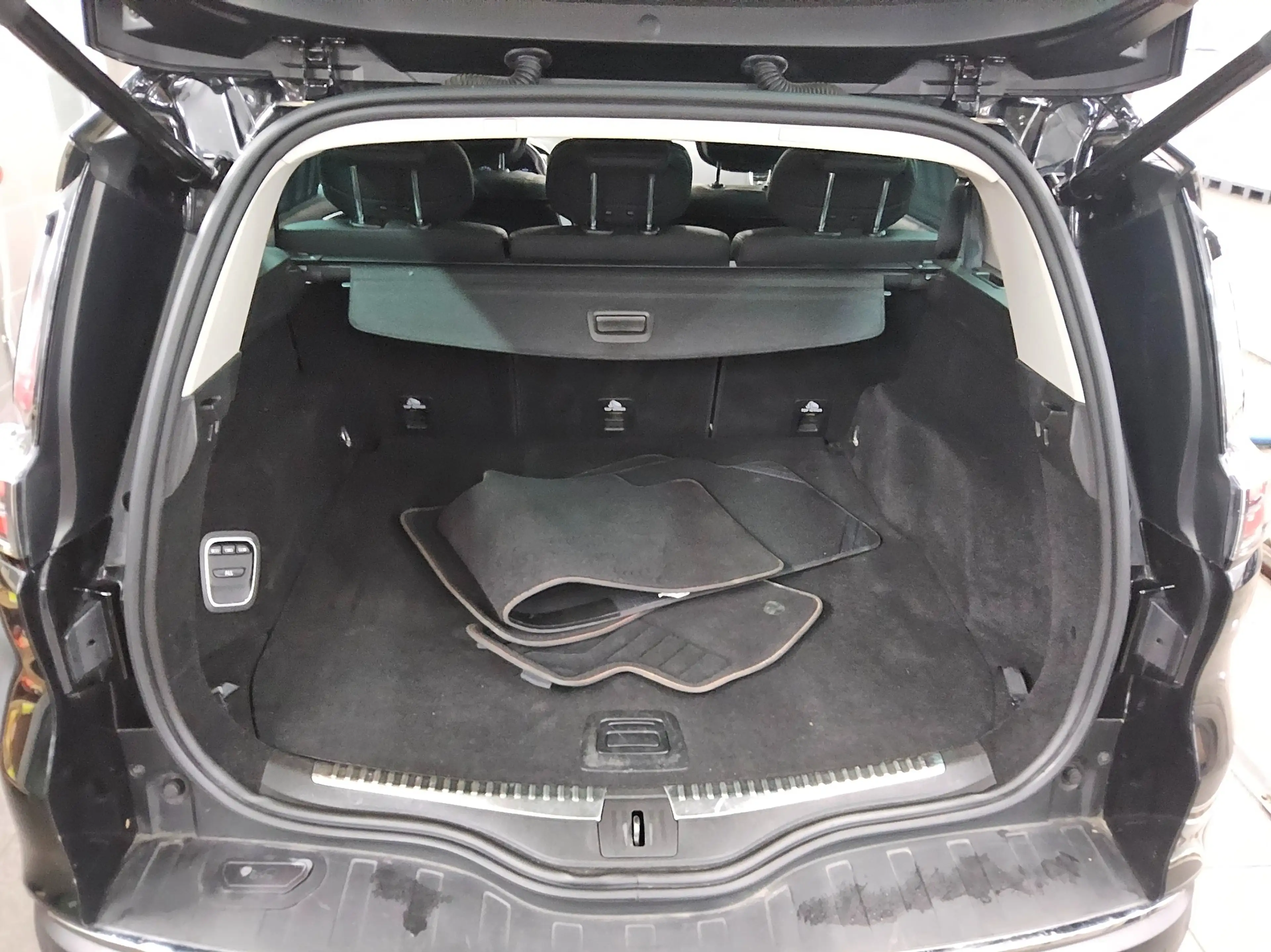 Renault Espace ESPACE LEDER NAVI KLIMAAUT RADIO TEMPO MFL PANO SHZ VC PDC AHK ACC SOUND Matrix — photo 13