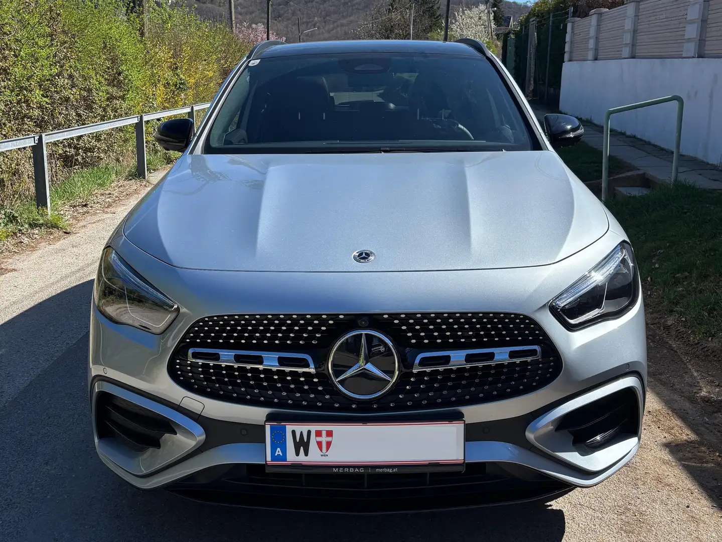 Mercedes-Benz GLA 200 GLA 200 d 4matic Österreich-Edition - 8 FACH BEREIFT Silber - 1
