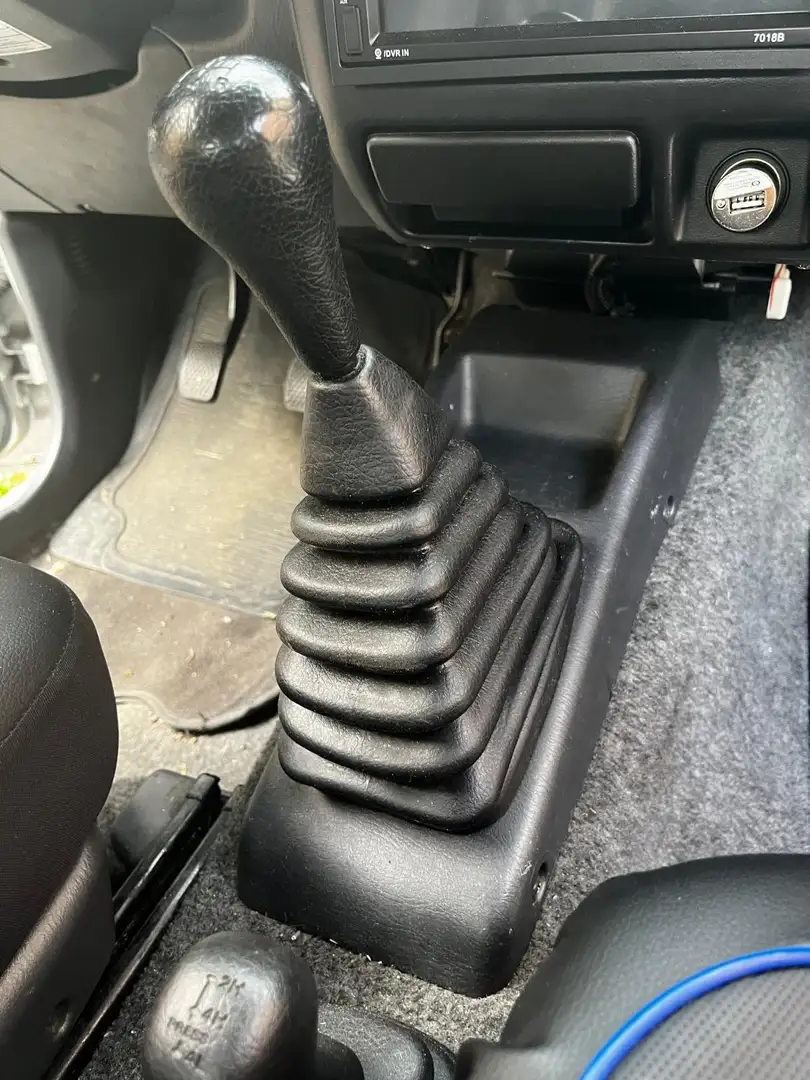 Suzuki Jimny 1.5 ddis td 4wd Gris - 1