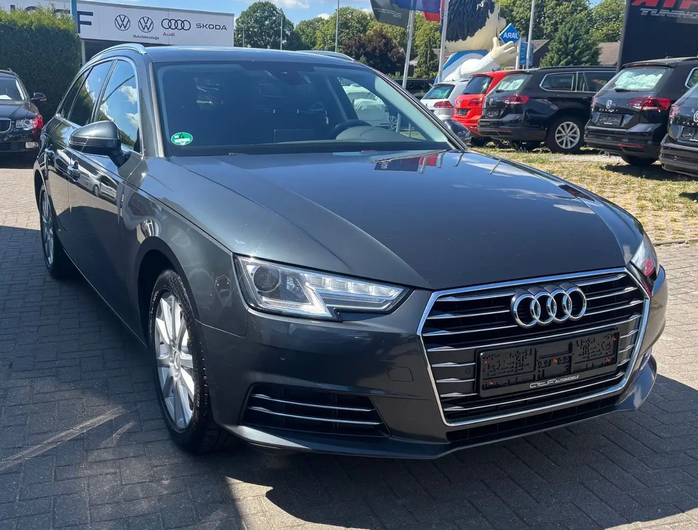 Audi A4 Avant design ultra Grau - 2