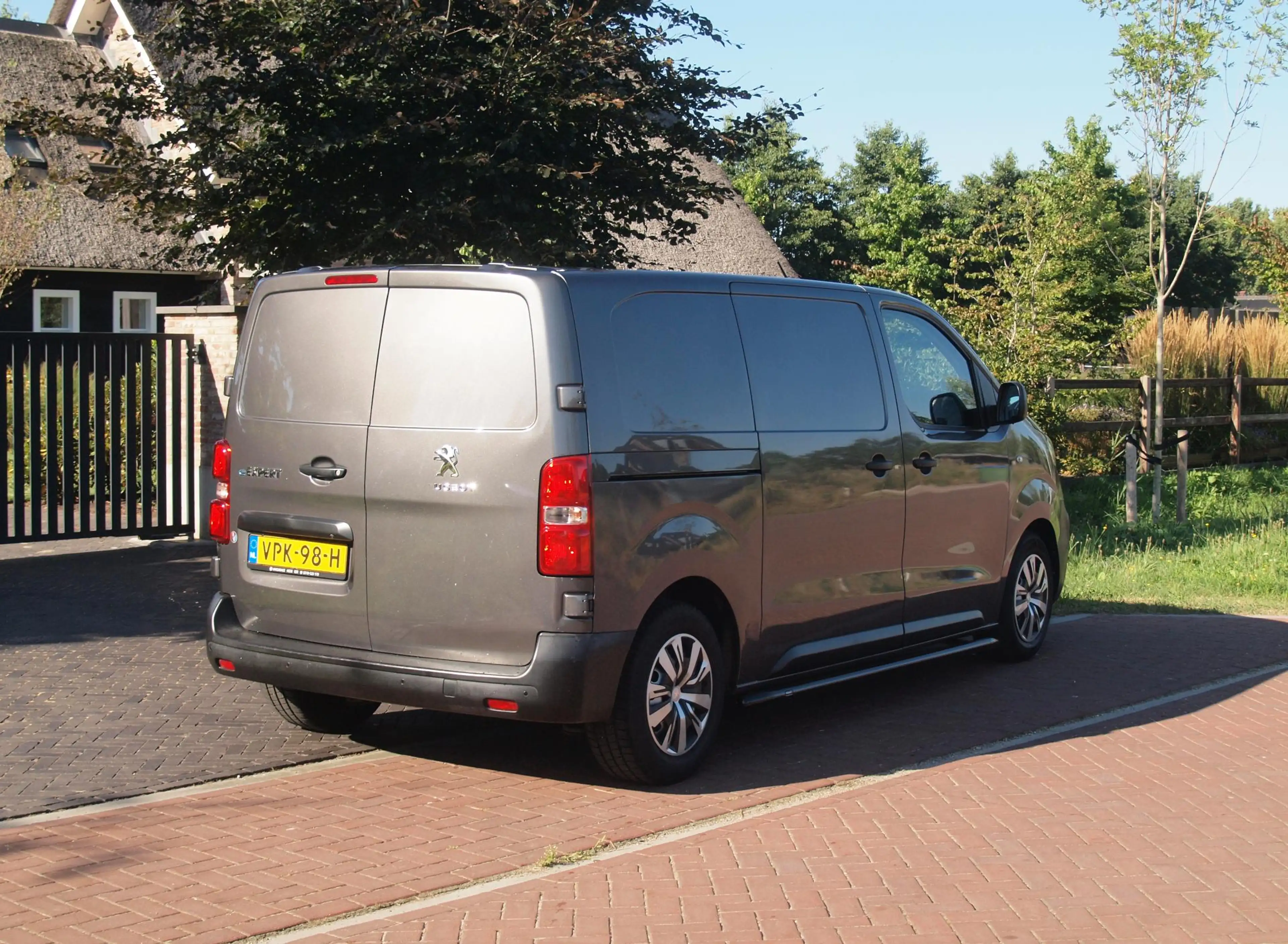 Peugeot e-Expert Standard Premium 75 kWh | Side bars | Apple Carpla — photo 10