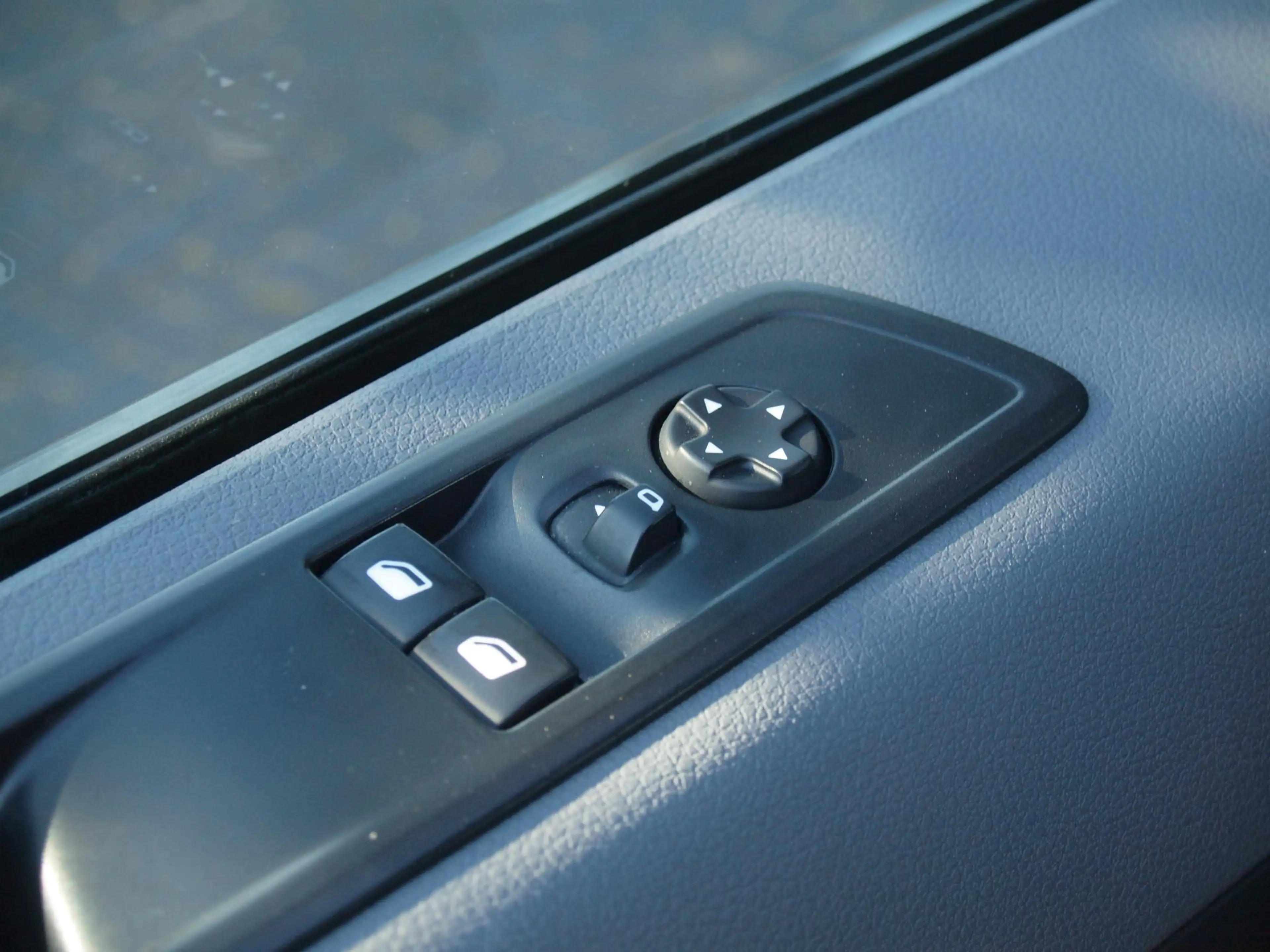 Peugeot e-Expert Standard Premium 75 kWh | Side bars | Apple Carpla — photo 24