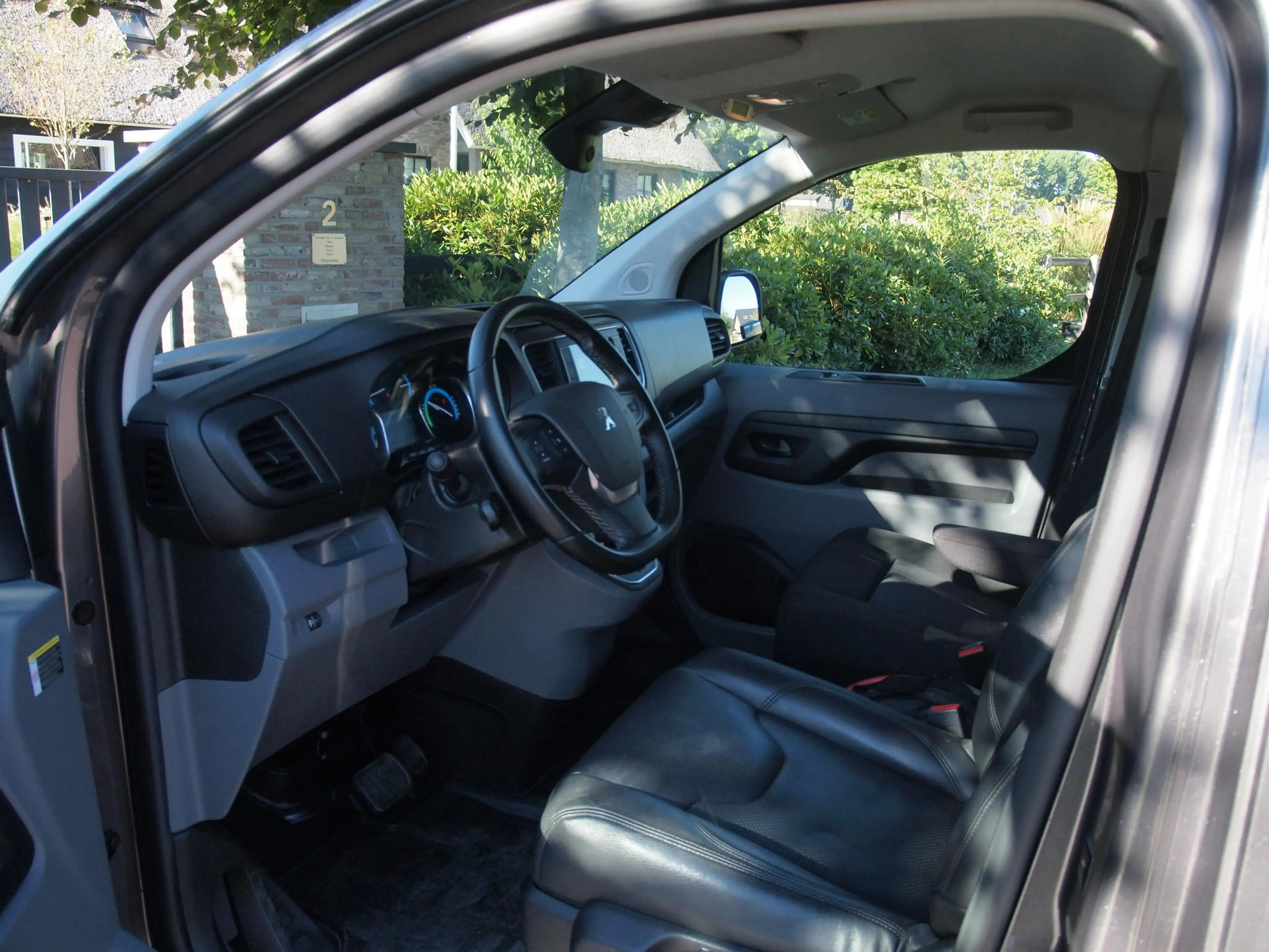 Peugeot e-Expert Standard Premium 75 kWh | Side bars | Apple Carpla — photo 3