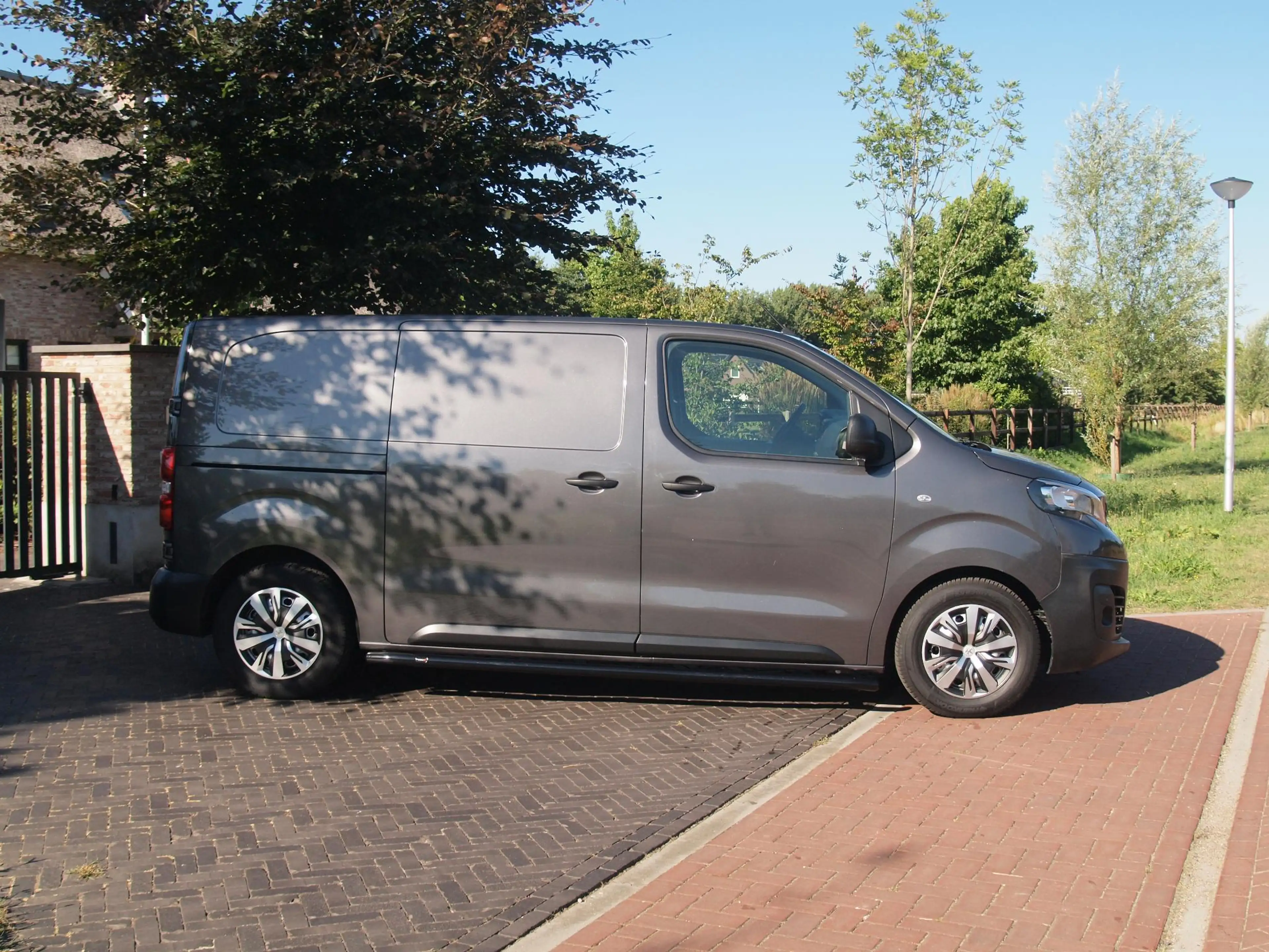 Peugeot e-Expert Standard Premium 75 kWh | Side bars | Apple Carpla — photo 11