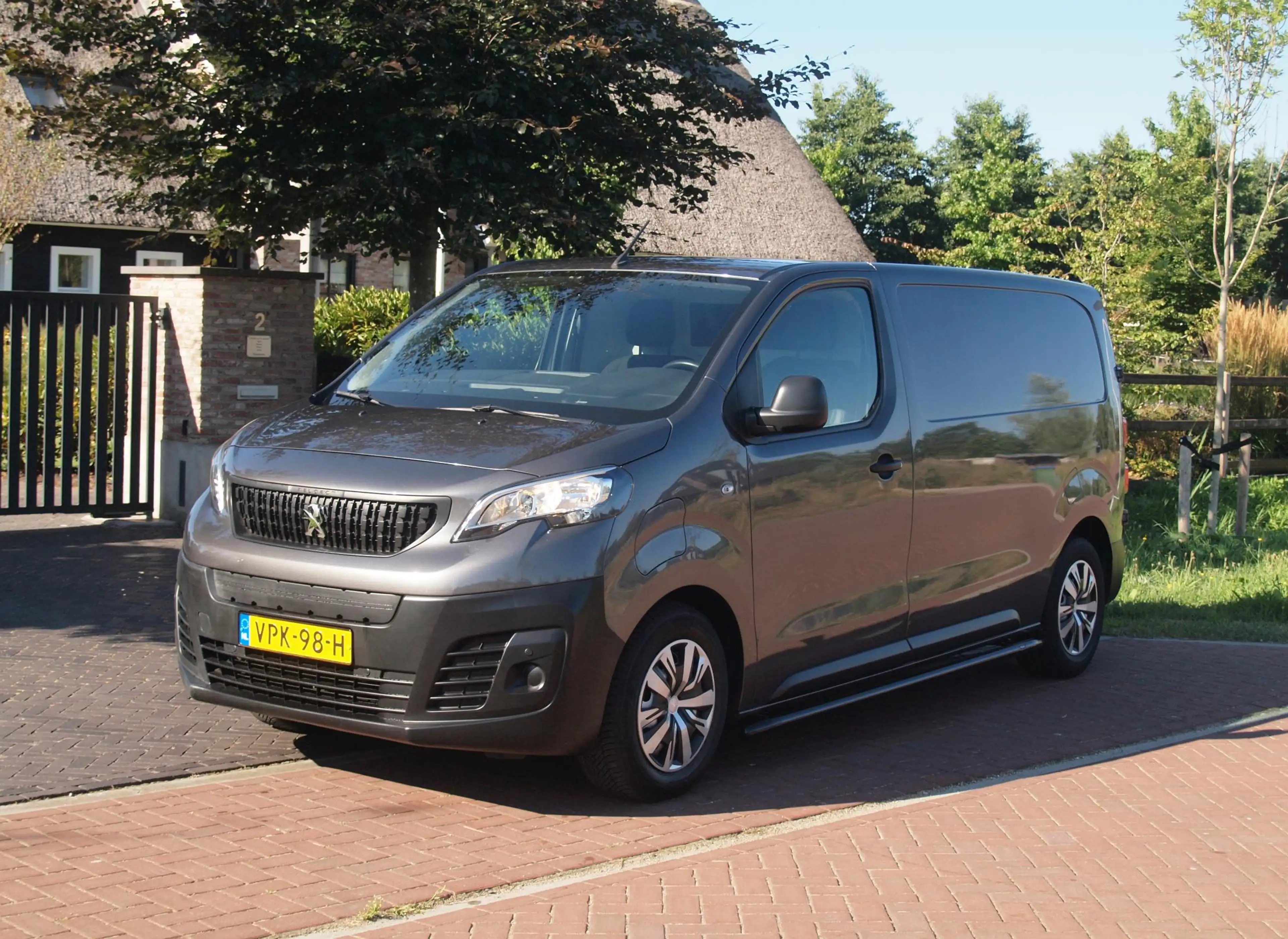 Peugeot e-Expert Standard Premium 75 kWh | Side bars | Apple Carpla — photo 6