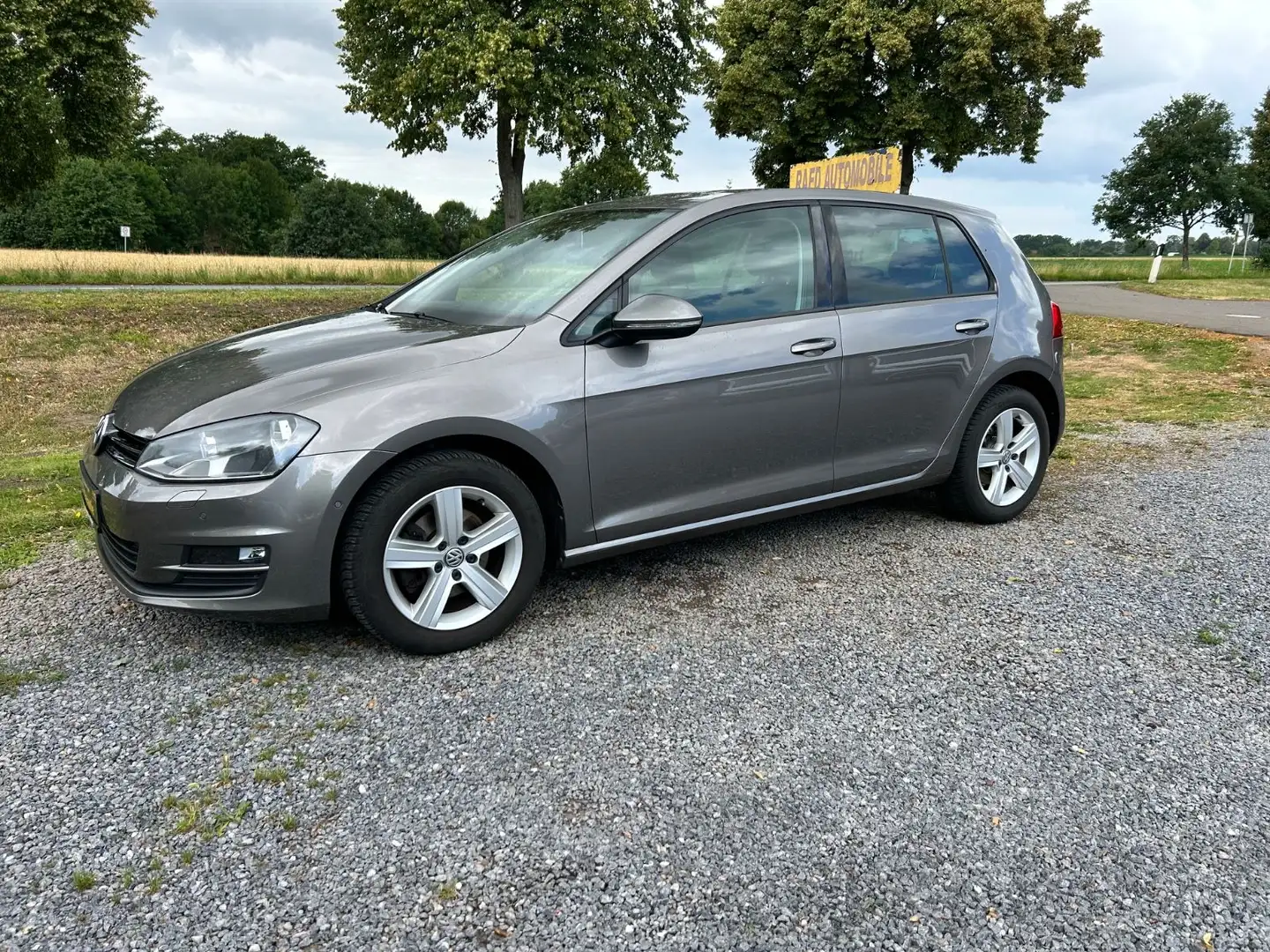 Volkswagen Golf VII Lim. BMT*PDC*SitzHz*Garantie* Grau - 2