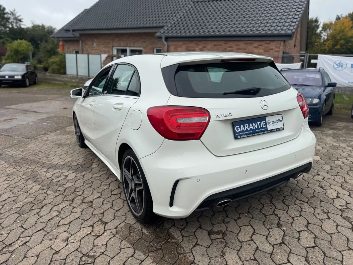 Mercedes-Benz A 180 AMG-Line TÜV/Asu Inspektion Neu! Garantie! Weiß - 2