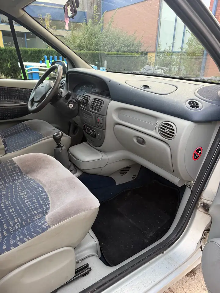 Renault Scenic 1.6-16V RT, foto 9
