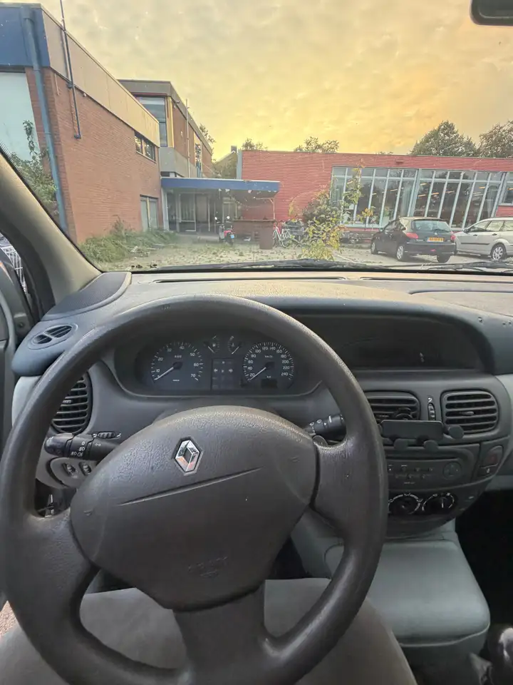Renault Scenic 1.6-16V RT, foto 12