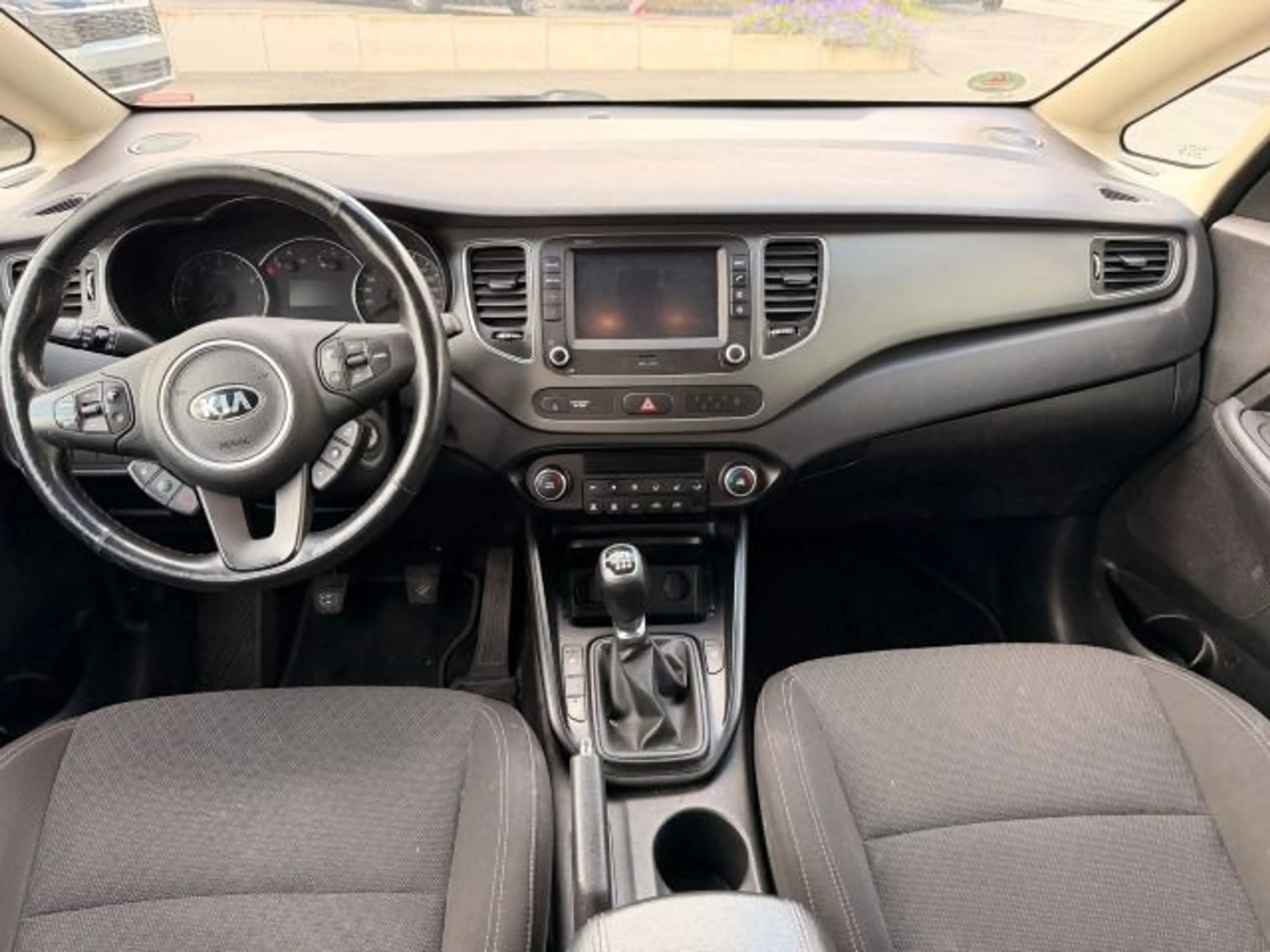 Kia Carens Dream Team *7-Sitzer*Metallic-Lackierung* — photo 9