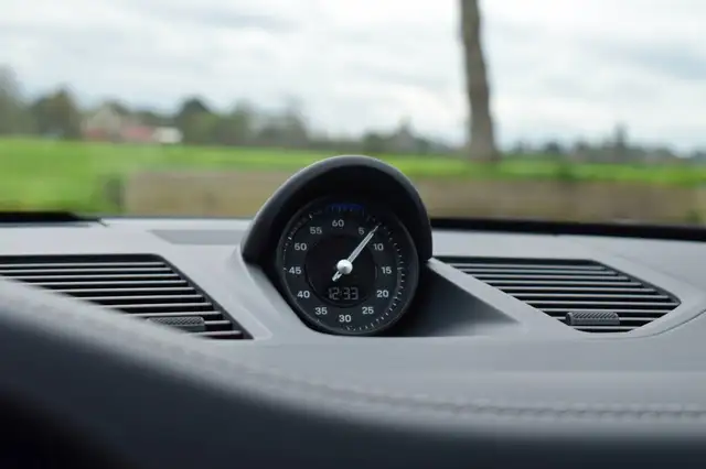 Porsche 911 view 12