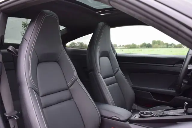 Porsche 911 view 2