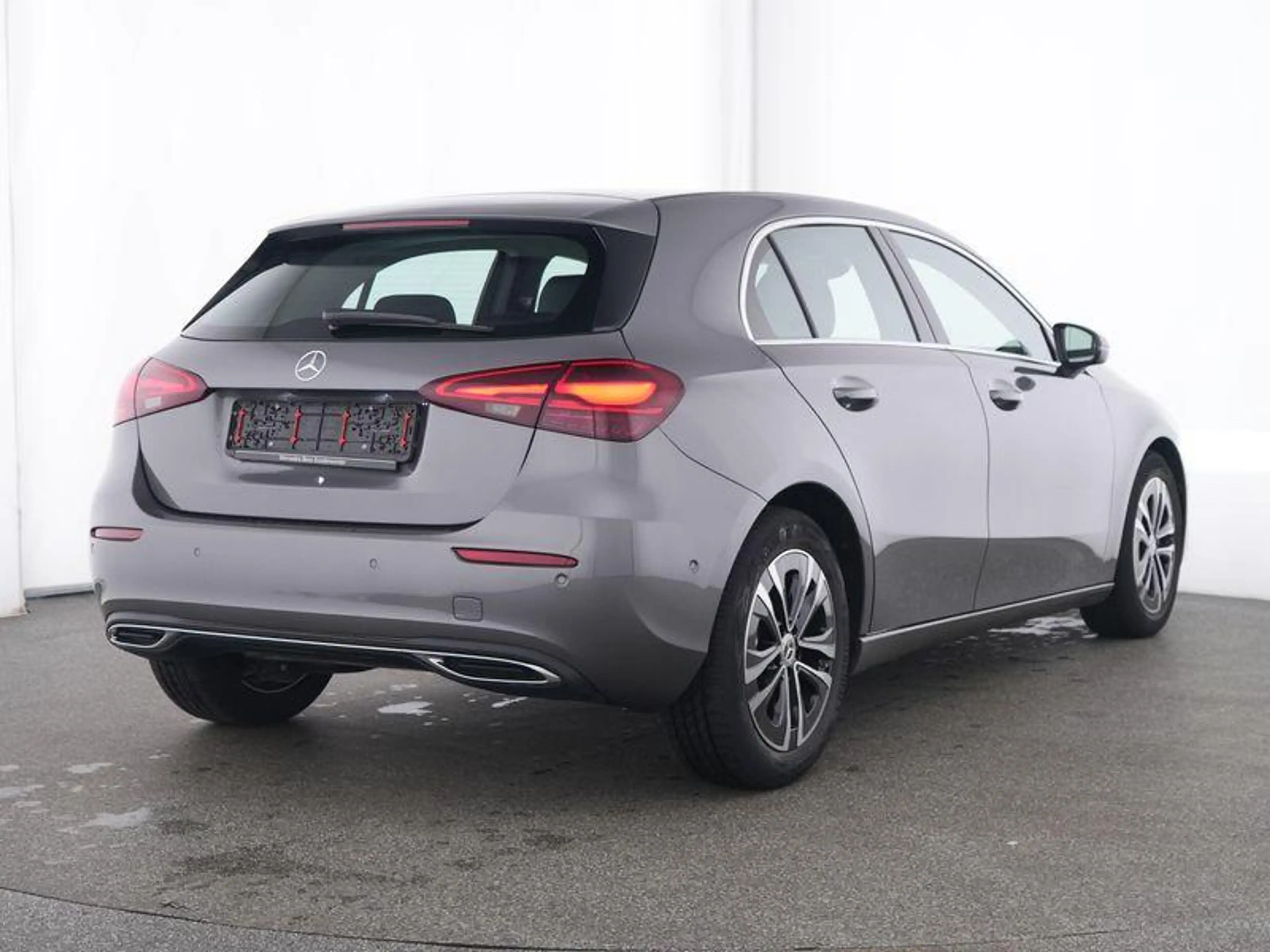 Mercedes-Benz A 180 Hatchback Luxury Line | Smartphone Integratie | Ve — photo 2