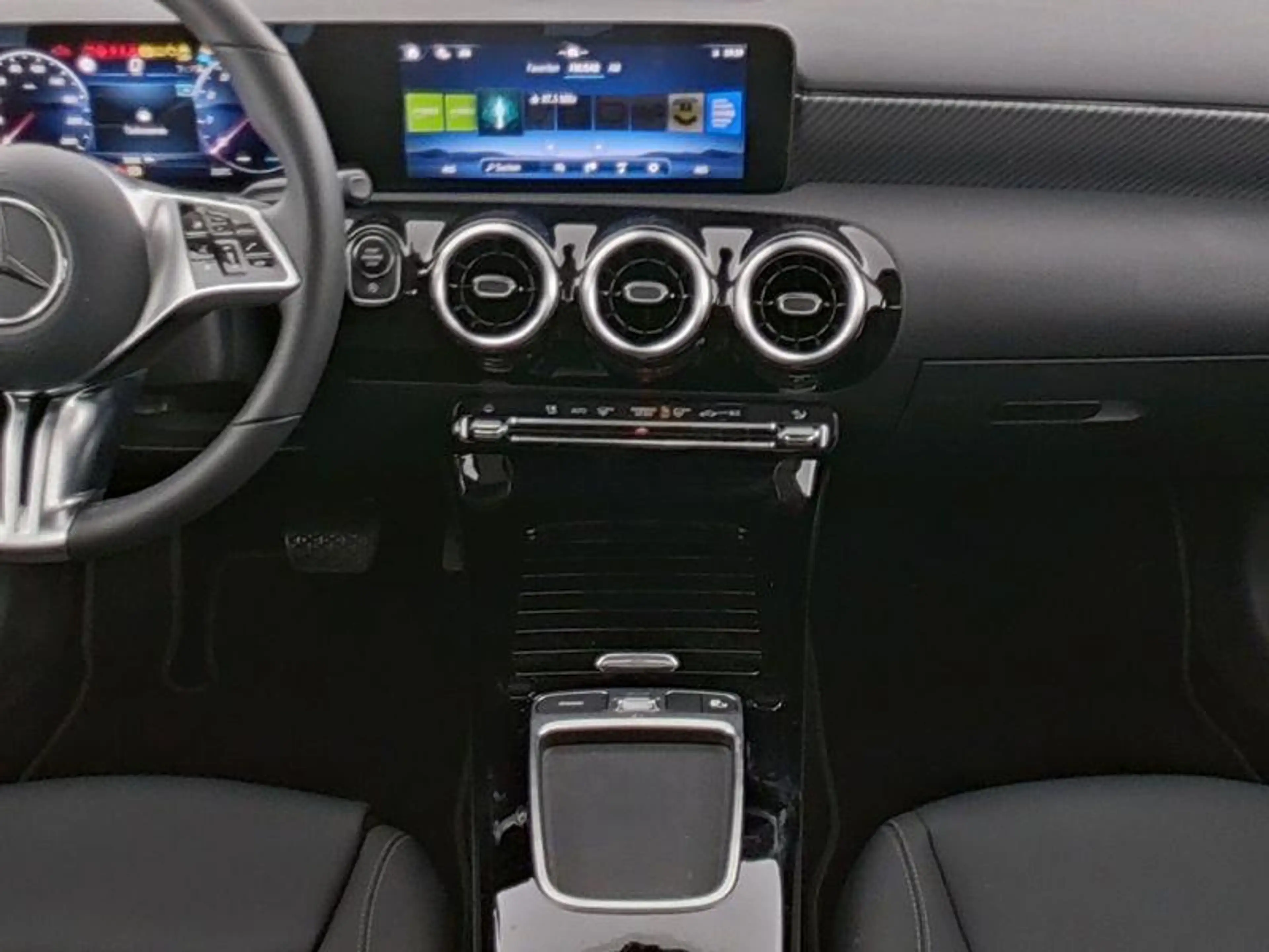 Mercedes-Benz A 180 Hatchback Luxury Line | Smartphone Integratie | Ve — photo 4