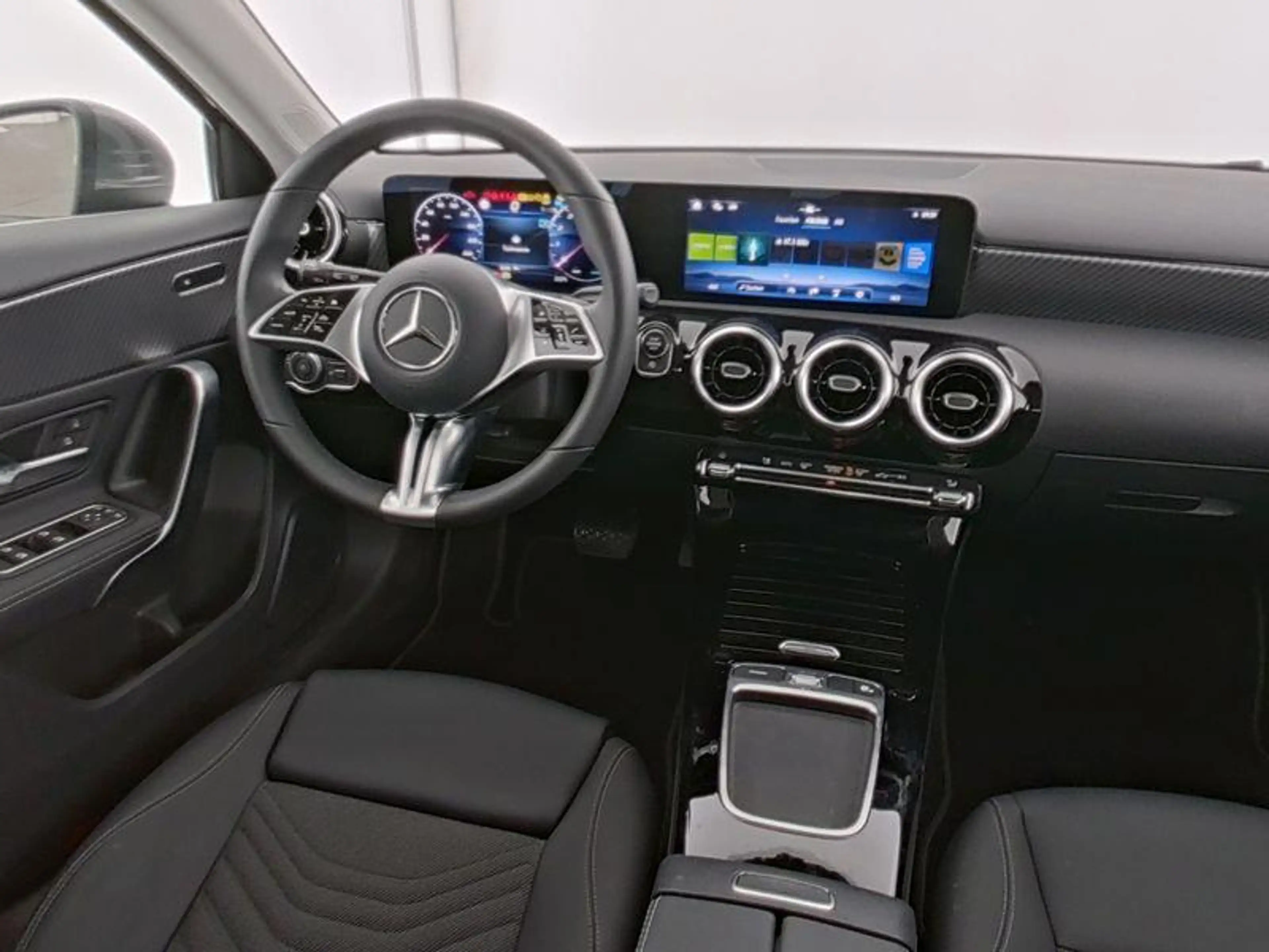Mercedes-Benz A 180 Hatchback Luxury Line | Smartphone Integratie | Ve — photo 5