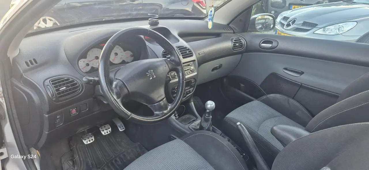 Peugeot 206 CC 2.0-16V💢€899,-💢ingeruild-apk-dak werkt- verwach, foto 9