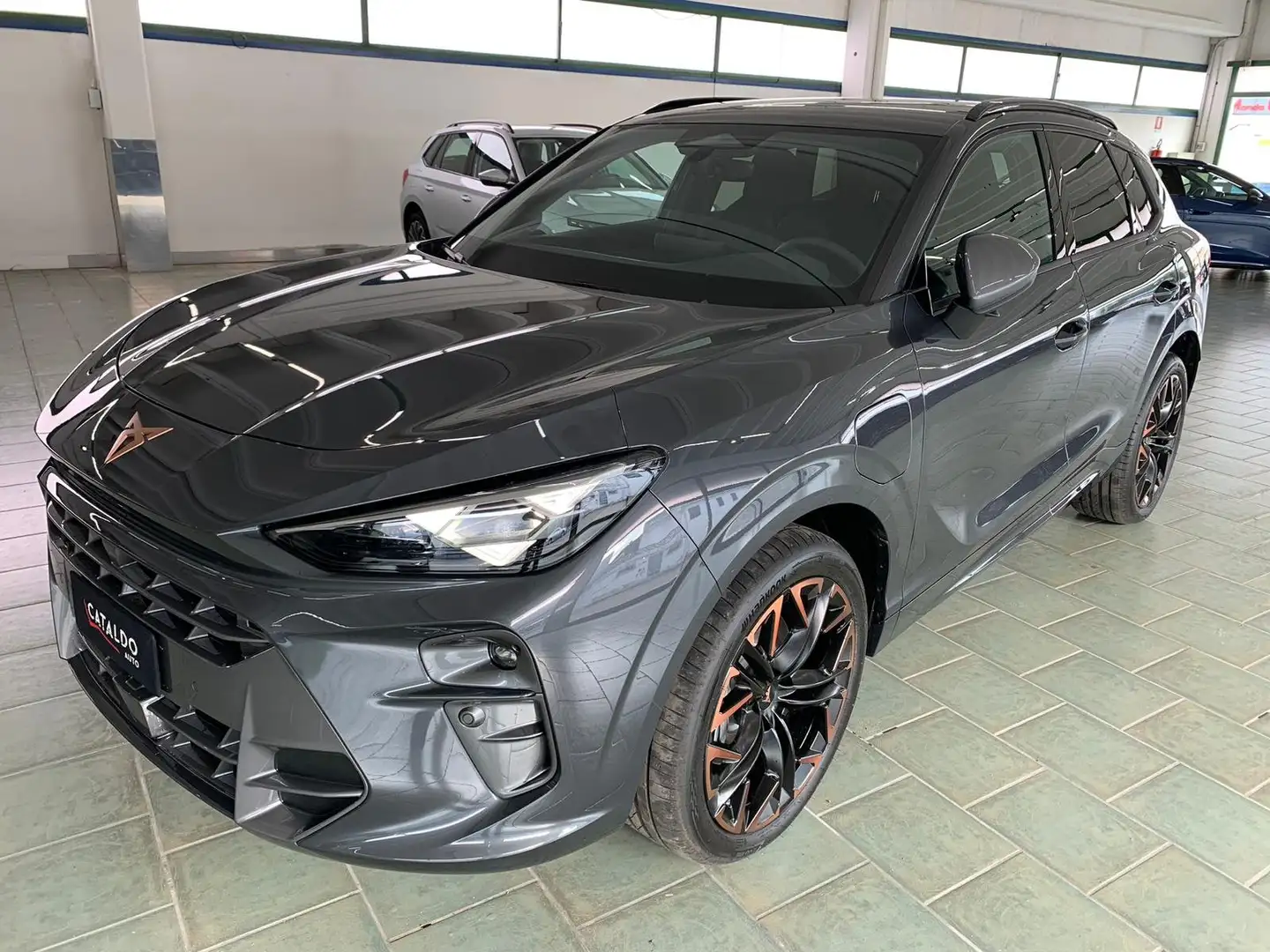 CUPRA Terramar Terramar 1.5 e-hybrid Impulse PLUG-IN dsg Grau - 1