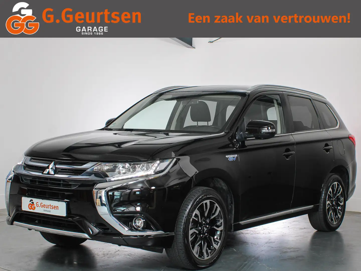 Mitsubishi Outlander 2.0 PHEV instyle LED, Trekhaak, 360Camera, Apple C Negro - 1