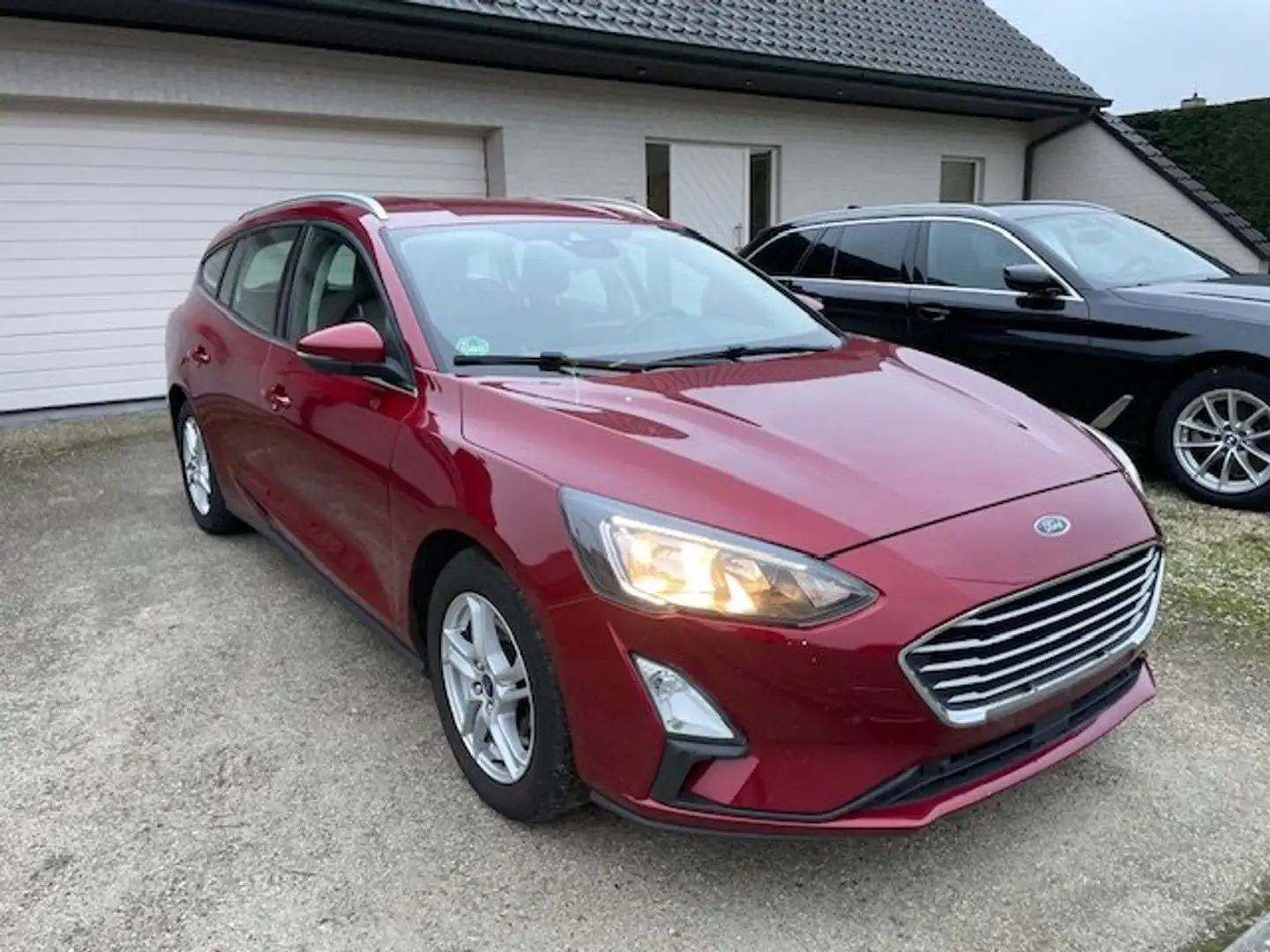 Ford Focus 1.0 EcoBoost Trend Navi PDC Cruise Alu Verw zetels Rood - 2