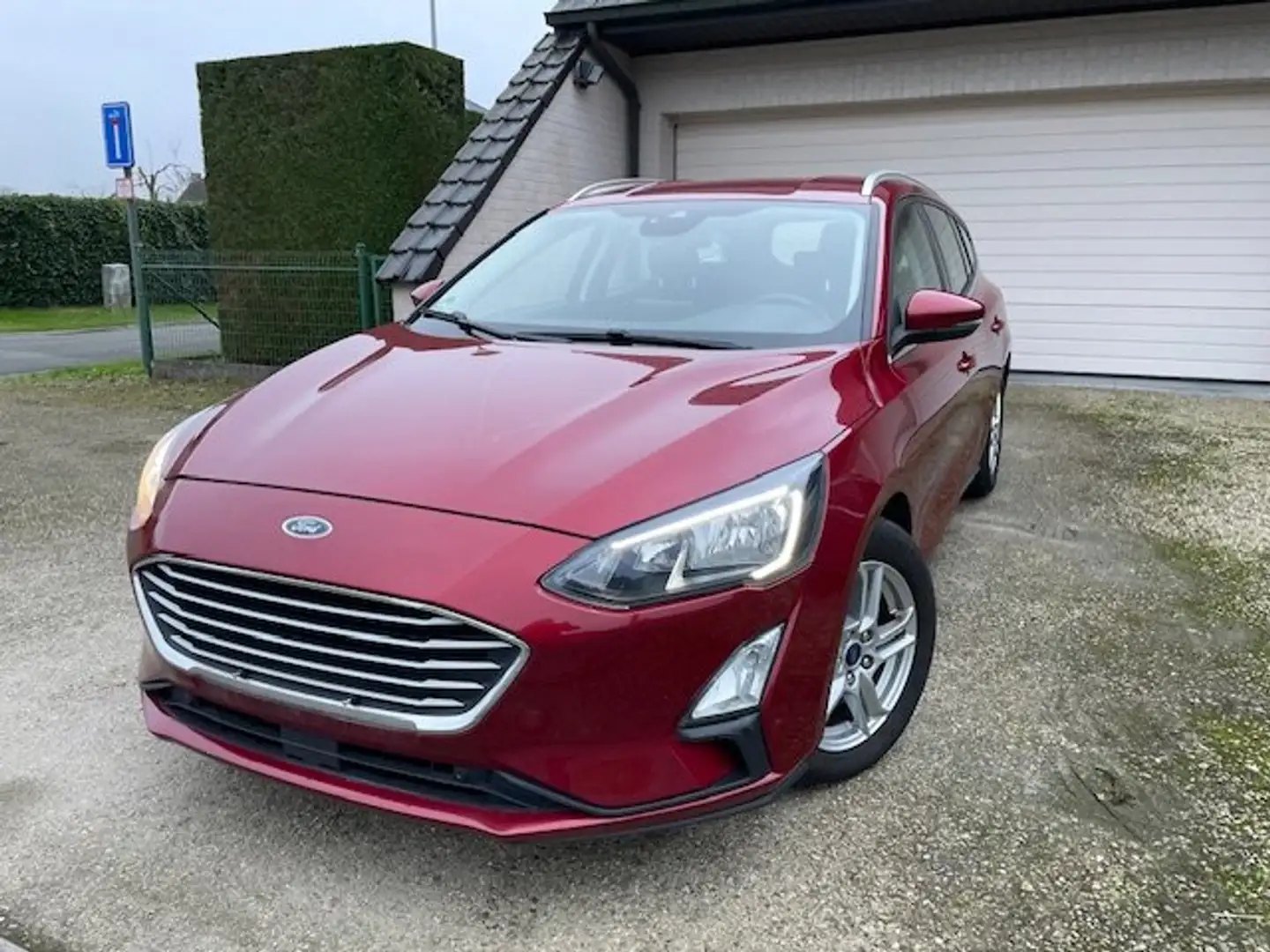 Ford Focus 1.0 EcoBoost Trend Navi PDC Cruise Alu Verw zetels Rood - 1