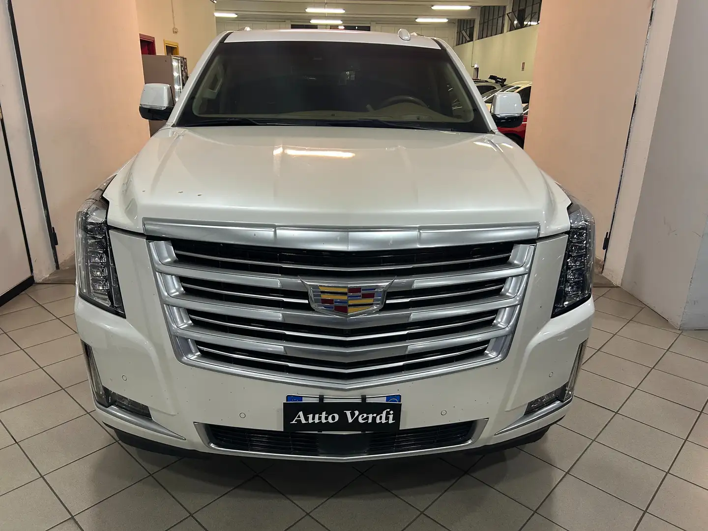 Cadillac Escalade Escalade IV 2015 6.2 V8 Platinum auto Bianco - 2