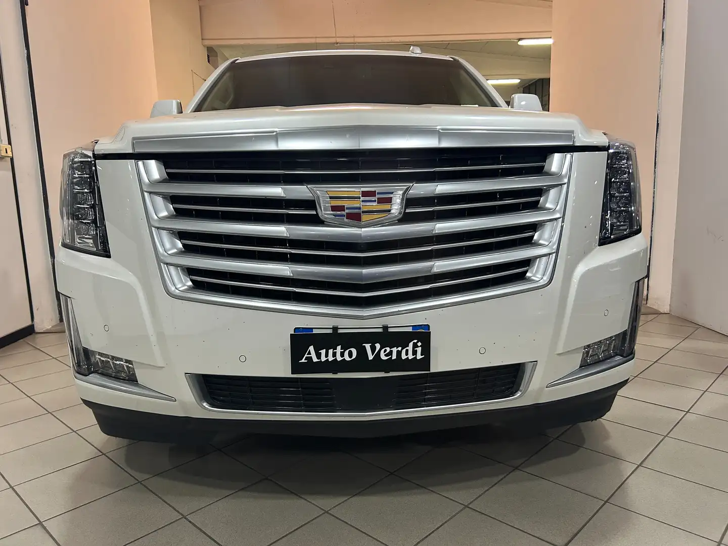 Cadillac Escalade Escalade IV 2015 6.2 V8 Platinum auto Bianco - 1