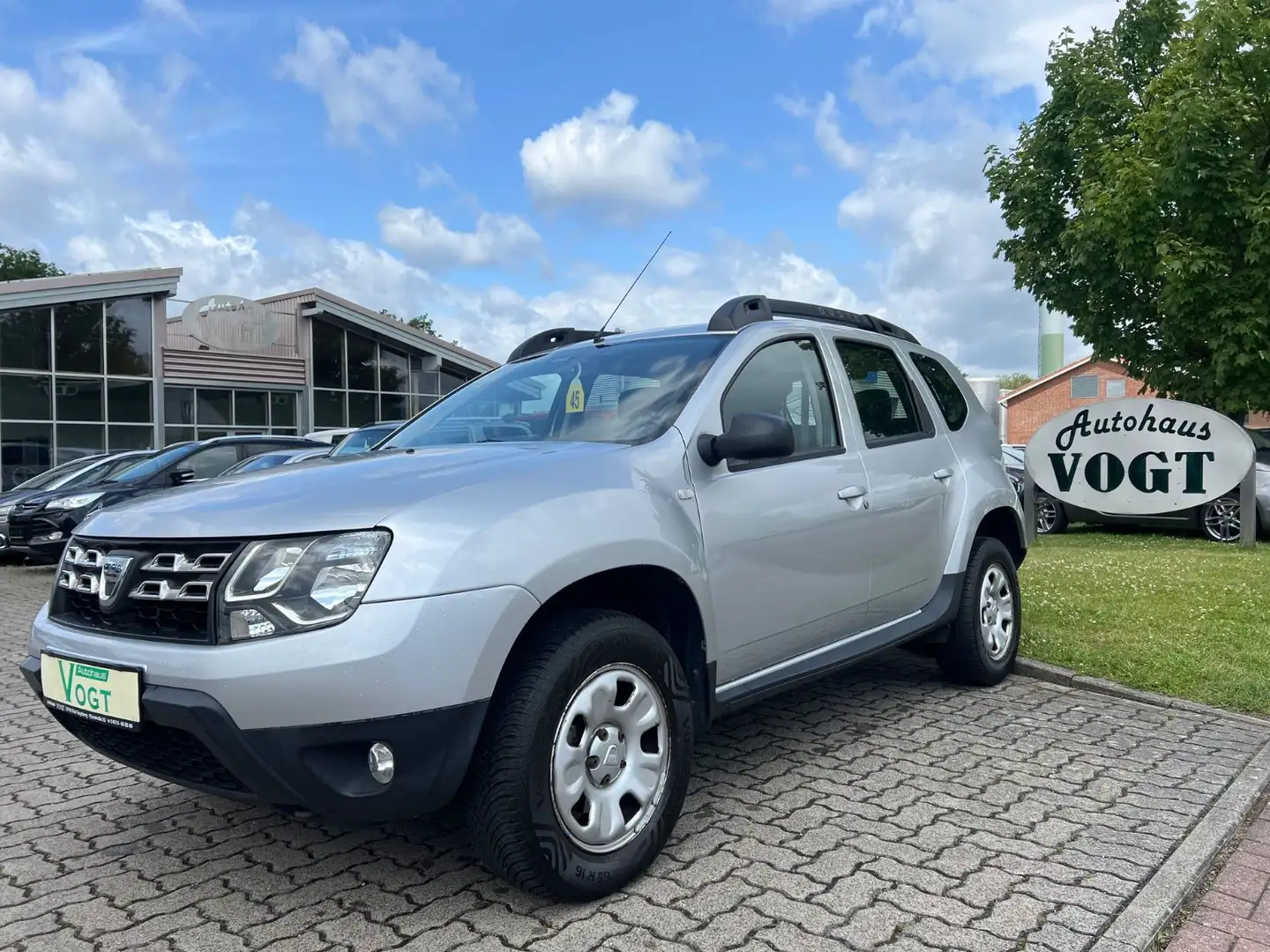Dacia Duster I 4x2 SHZ/S-DACH/TEMP/AHK Szary - 1