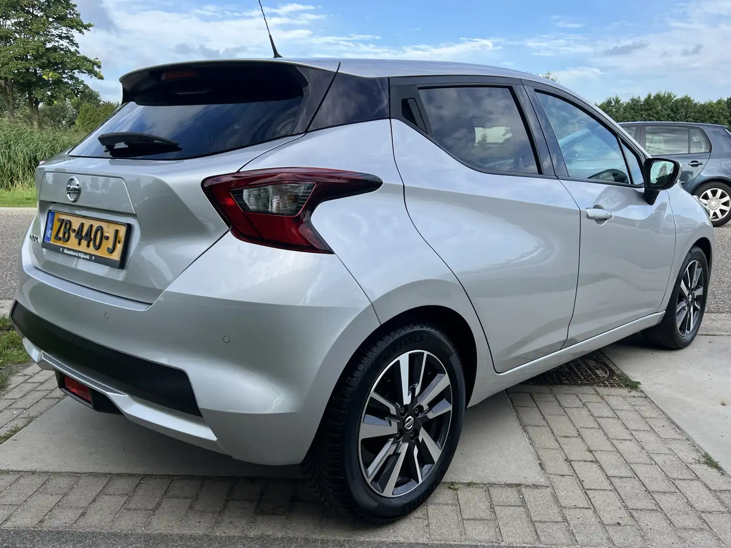 Nissan Micra 1.0 IG-T N-Connecta / Climate / Camera / Cruise / Szürke - 2