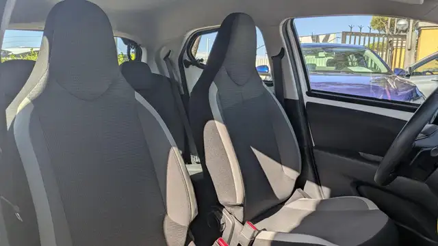 Toyota Aygo view 10