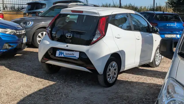 Toyota Aygo view 3