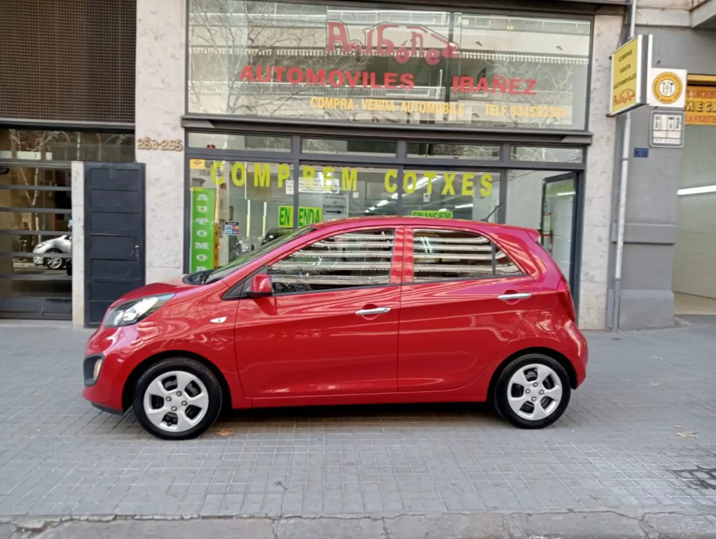 Kia Picanto 1.0 Concept Rosso - 1